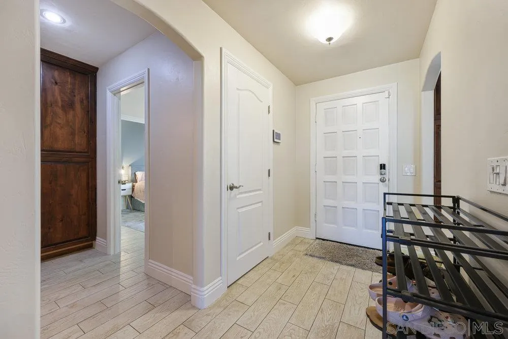 Photo #3: 250035050 Listing 