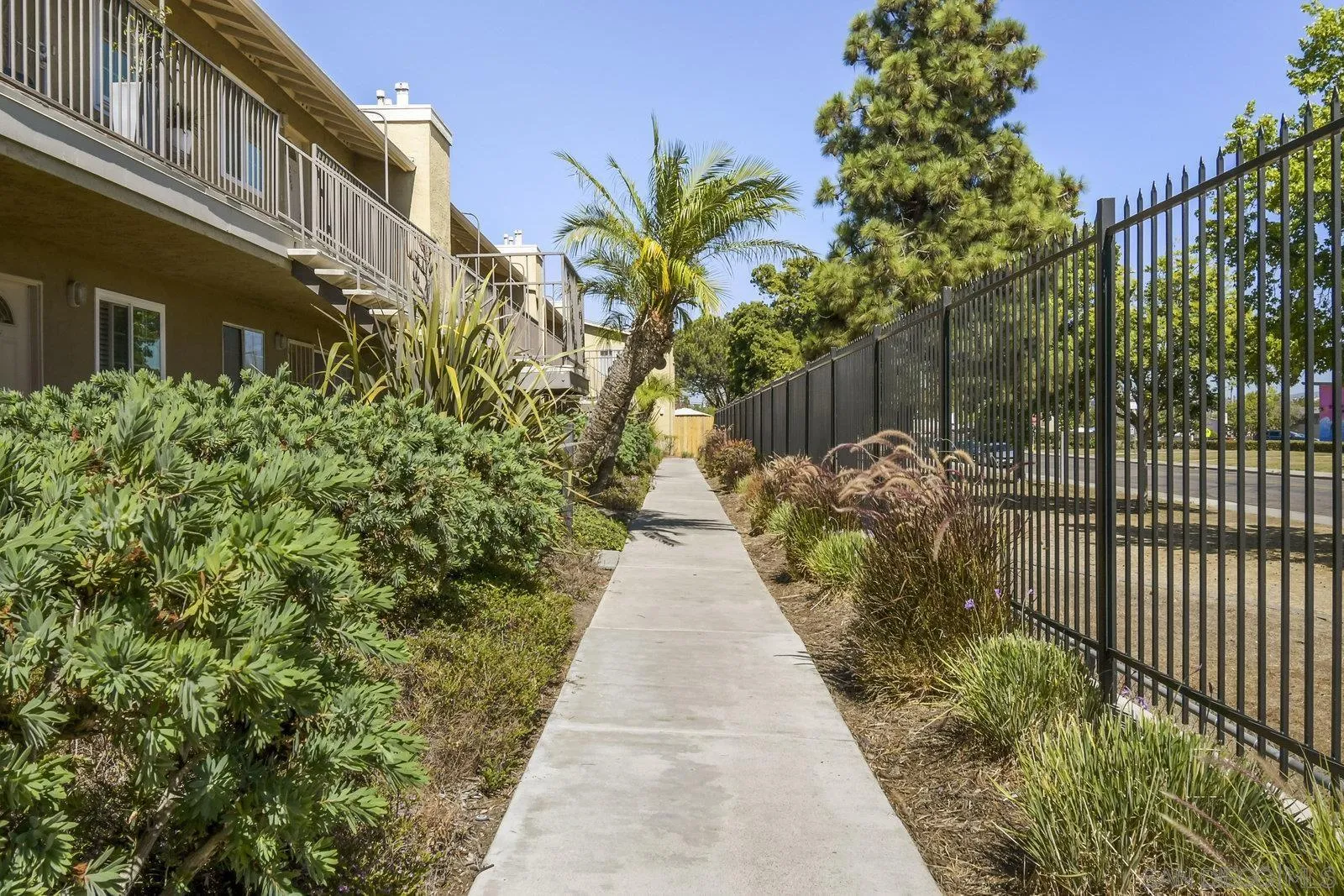 https://cdn.realtyfeed.com/cdn/127/250035051/79baab757a7fc5ee5a414c4a904ee3cc.webp
