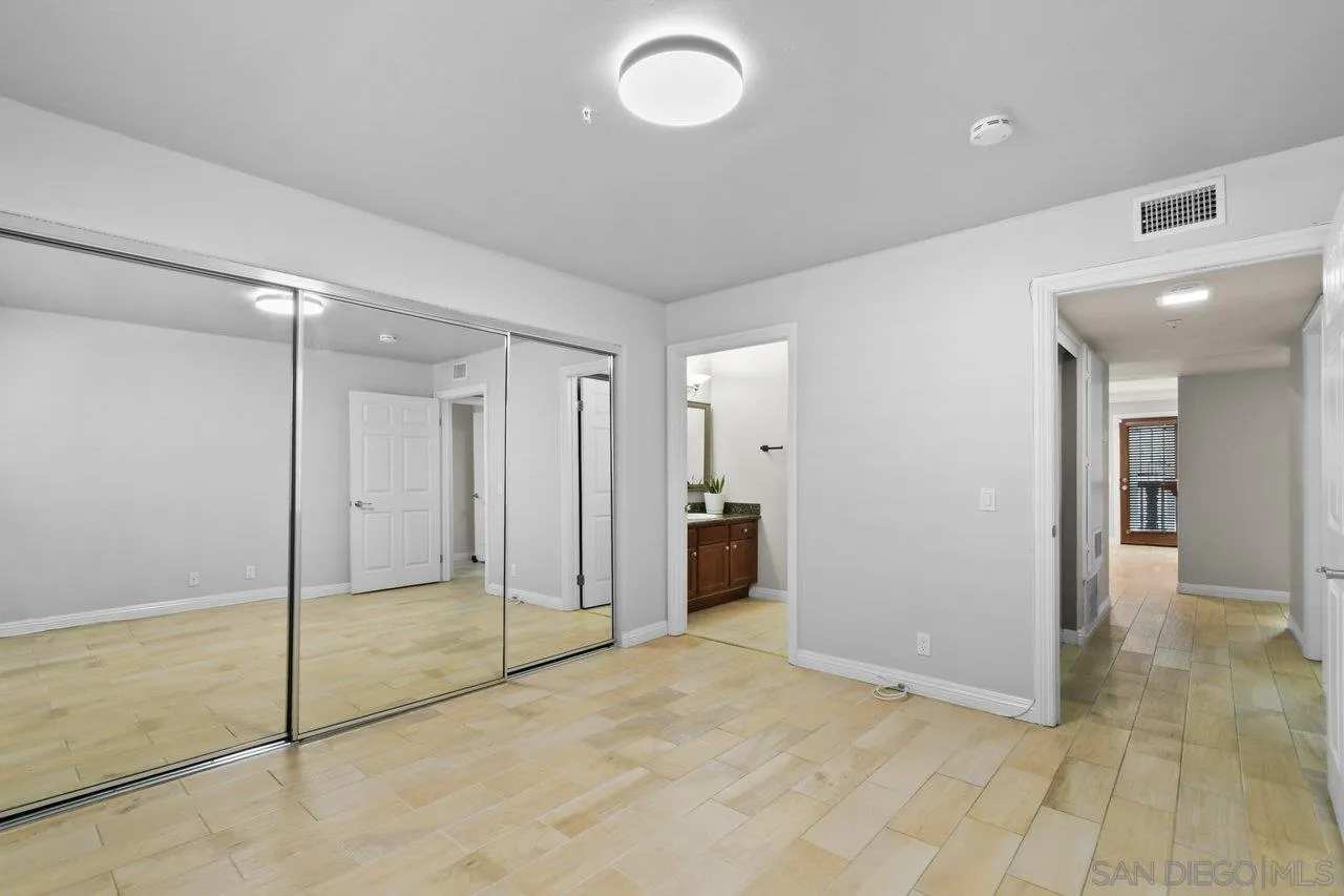 Photo #17: 250035052 Listing: Photo #17