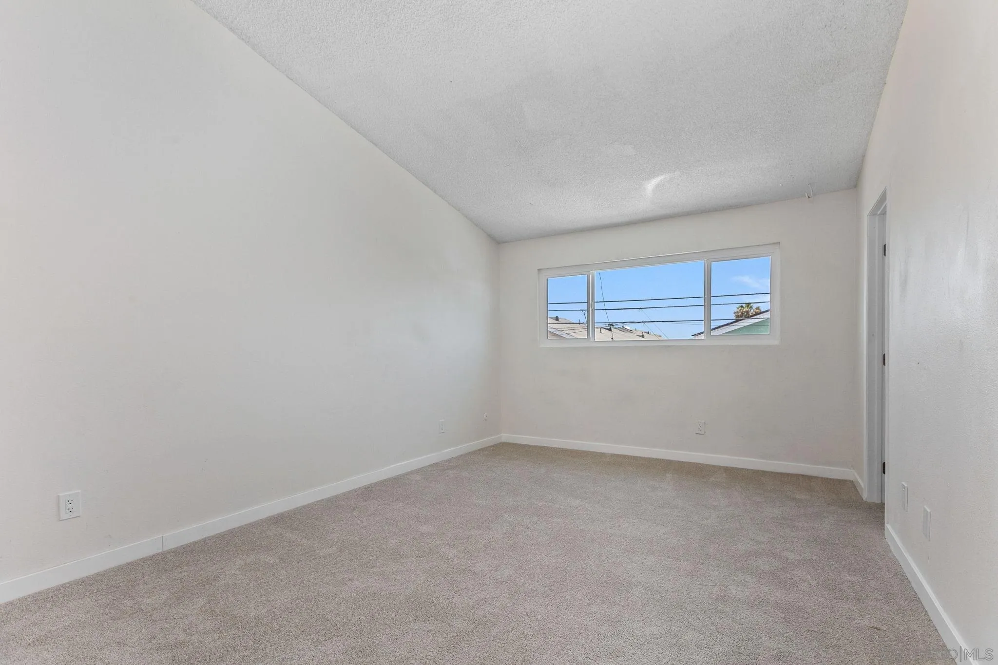 Photo #11: 250035055 Listing: Photo #11