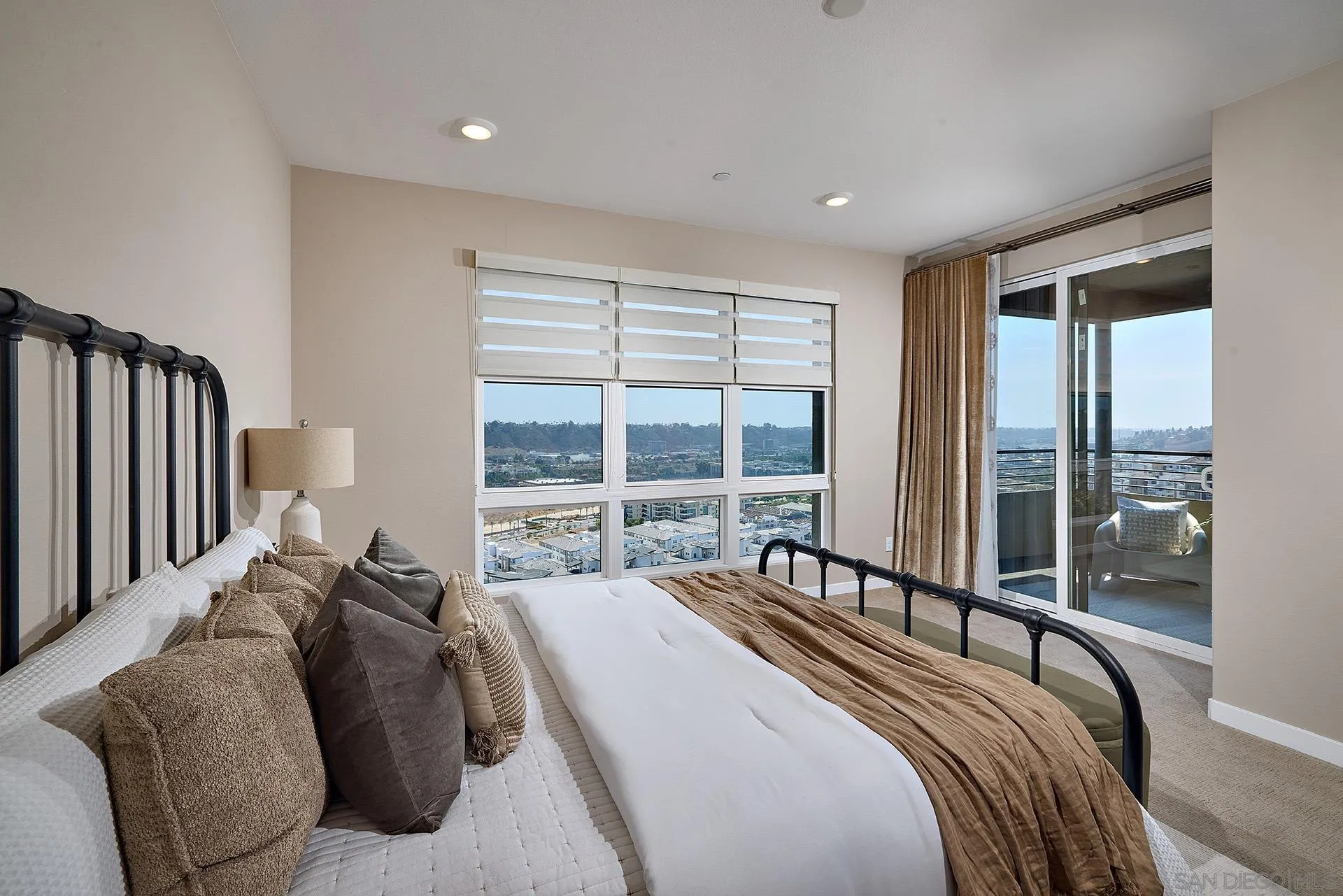 https://cdn.realtyfeed.com/cdn/127/250035062/22ccf03a17de1bc603d39eac4f1131c0.webp