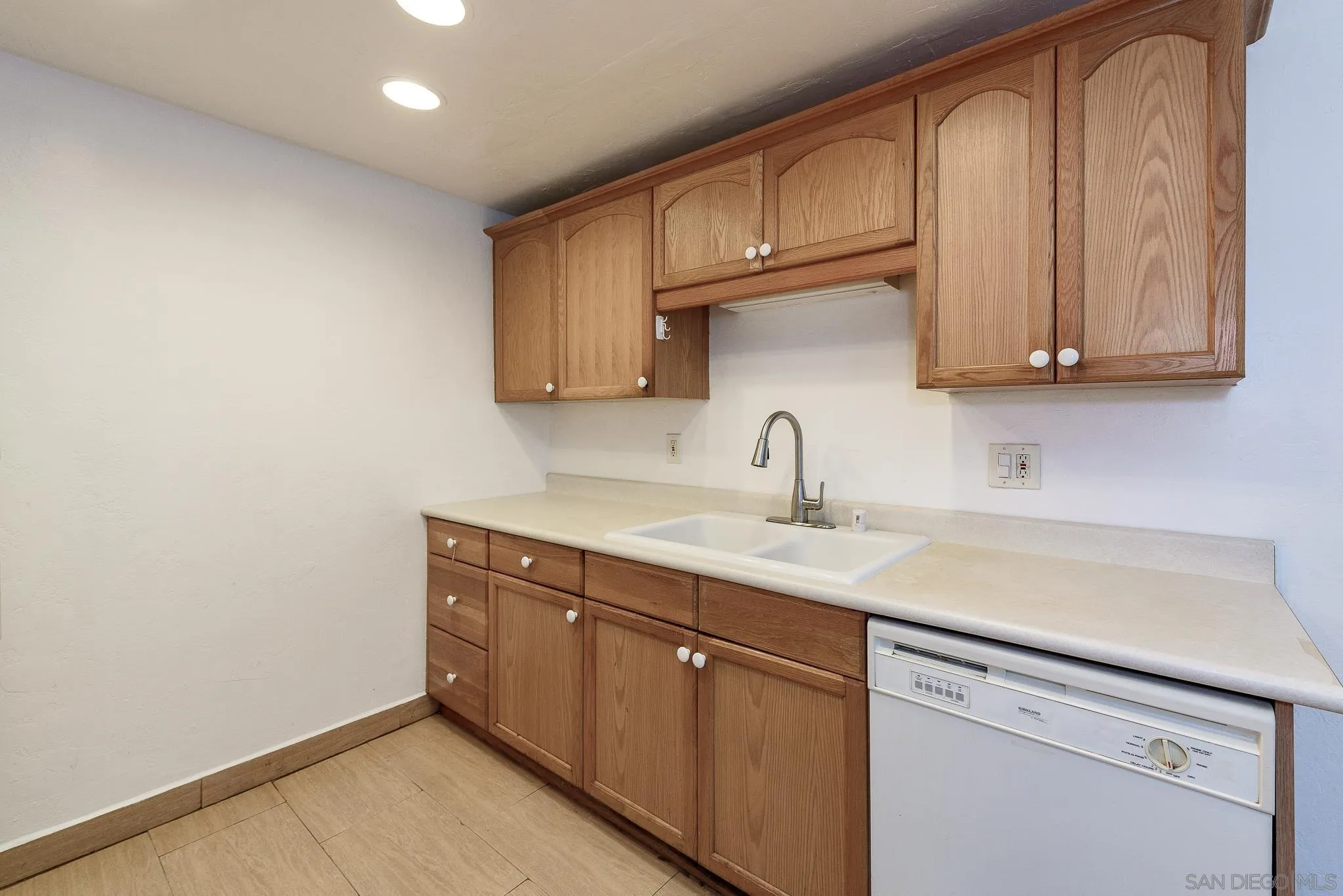 Photo #7: 250035063 Listing: Photo #7
