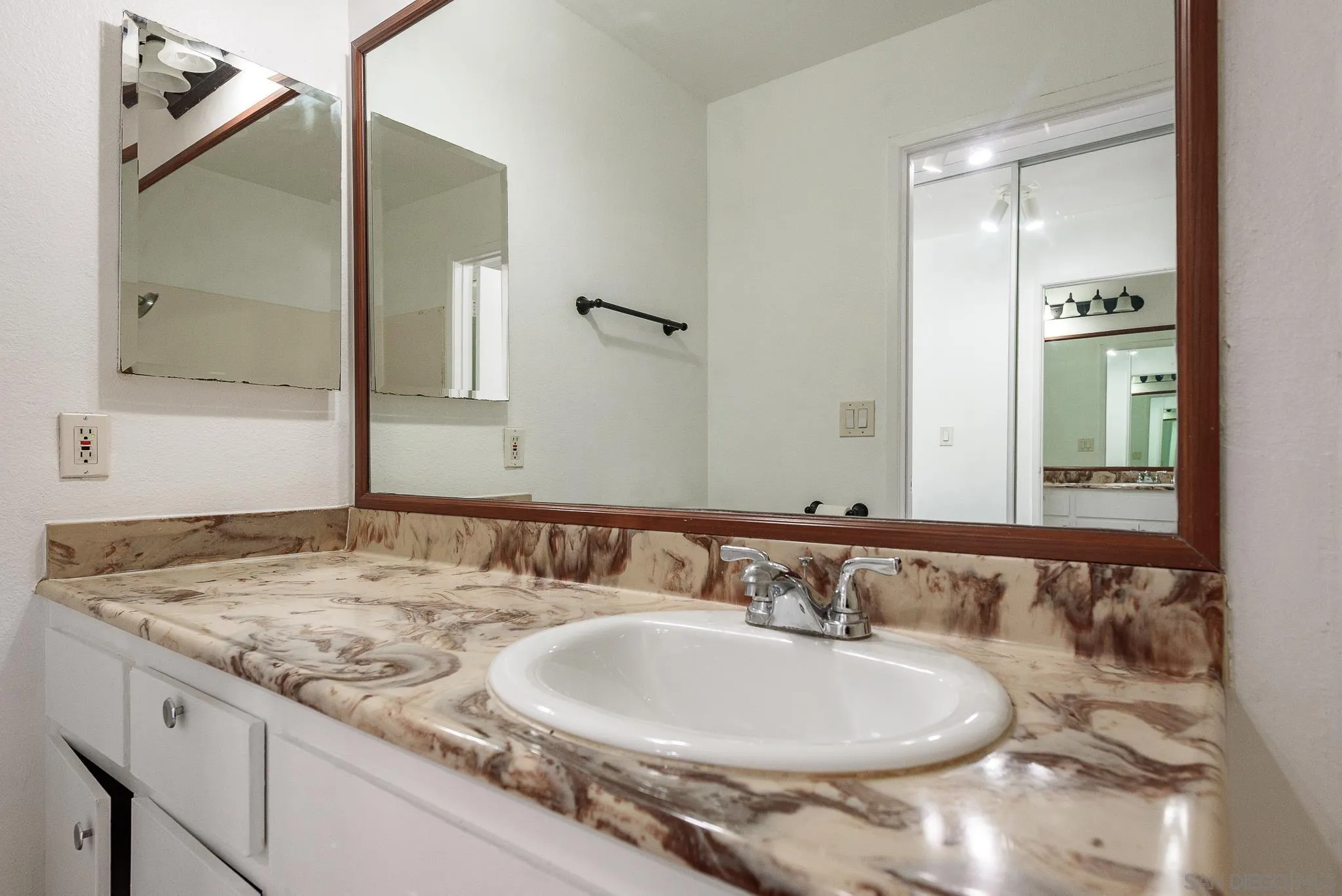 Photo #12: 250035063 Listing: Photo #12