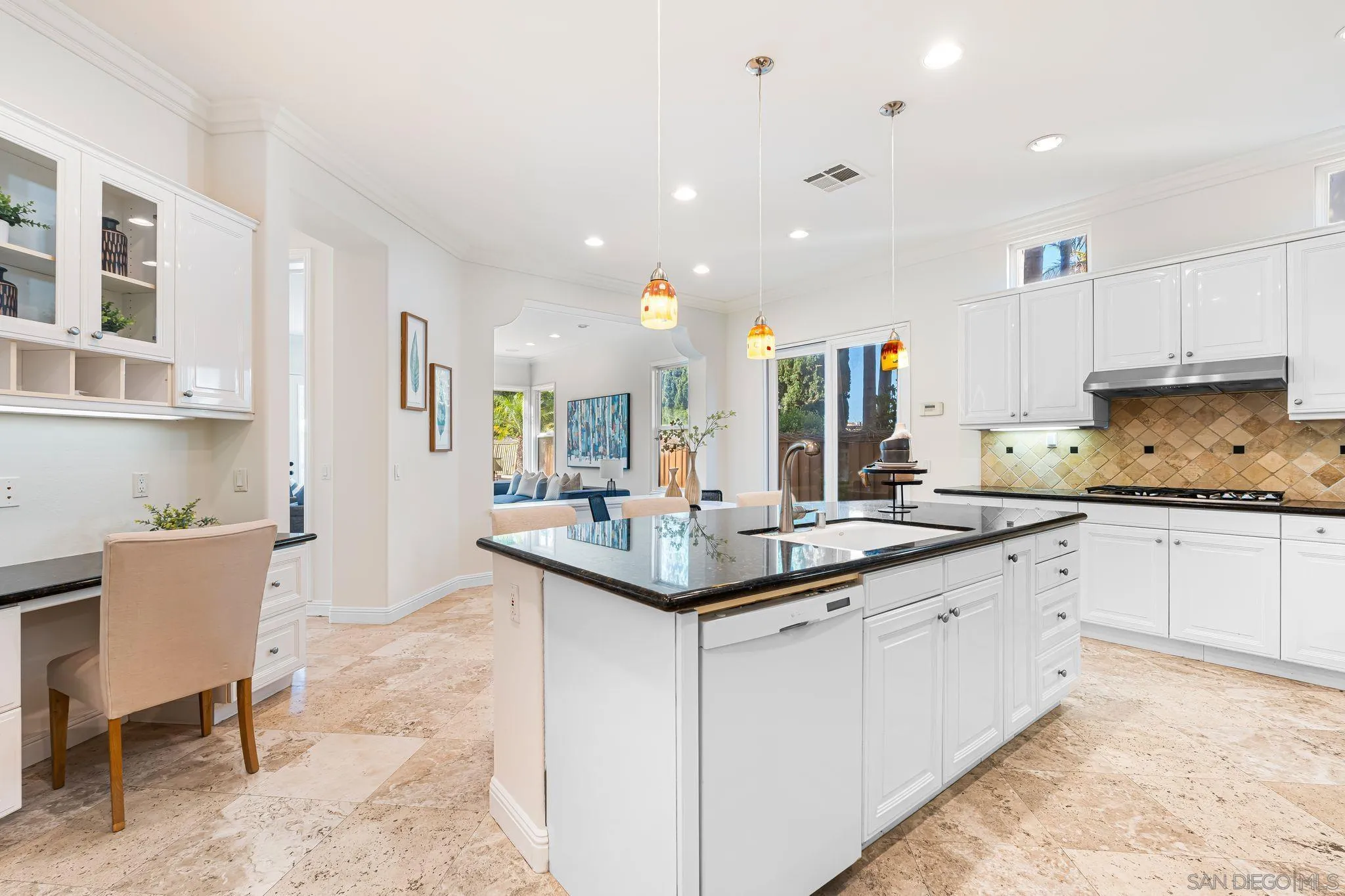 https://cdn.realtyfeed.com/cdn/127/250035069/53d1a6a0618e5d8e9c91e3318ba79b22.webp