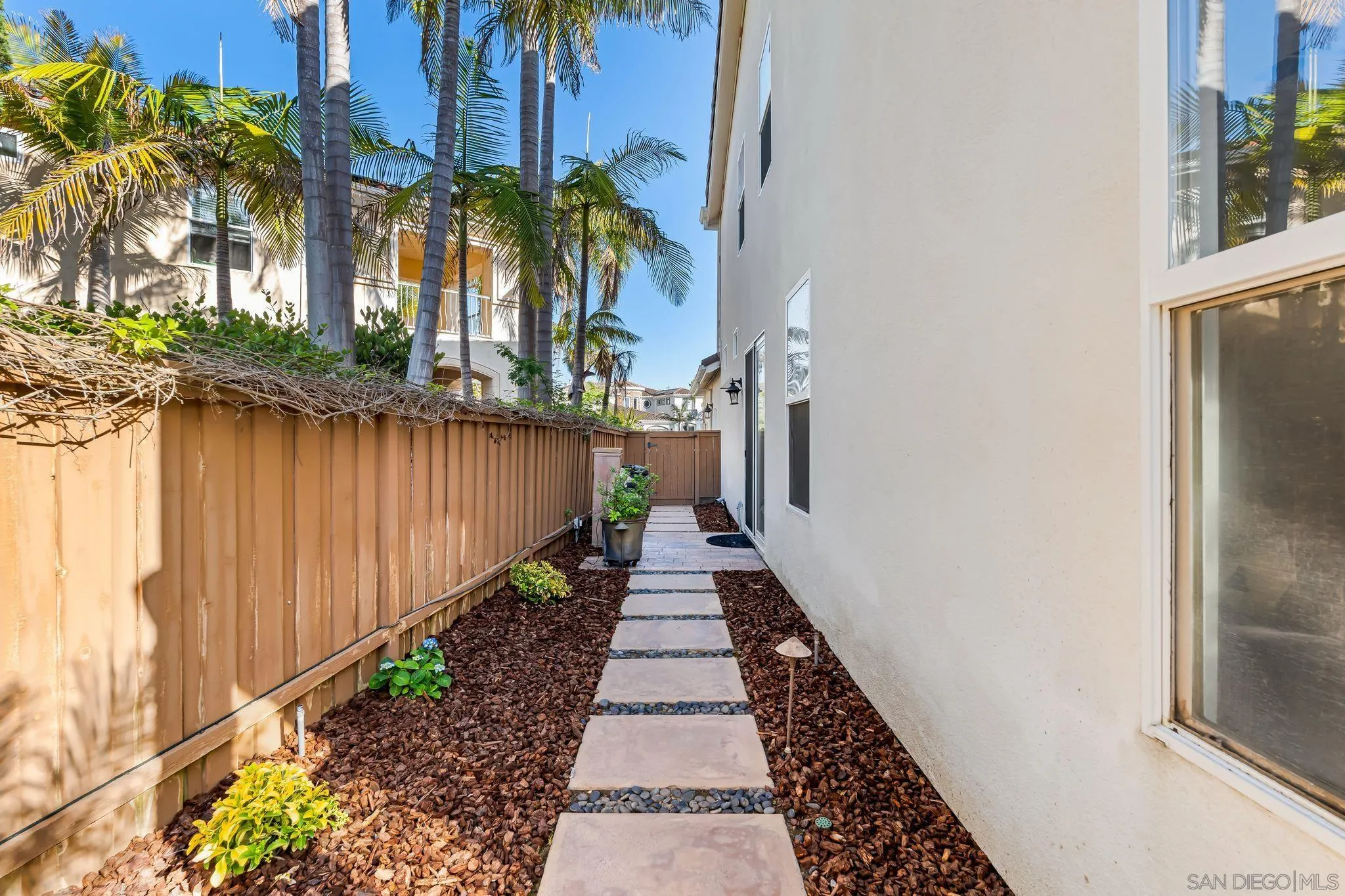 https://cdn.realtyfeed.com/cdn/127/250035069/68700e9a1ad2654bce53415b1f6c5309.webp