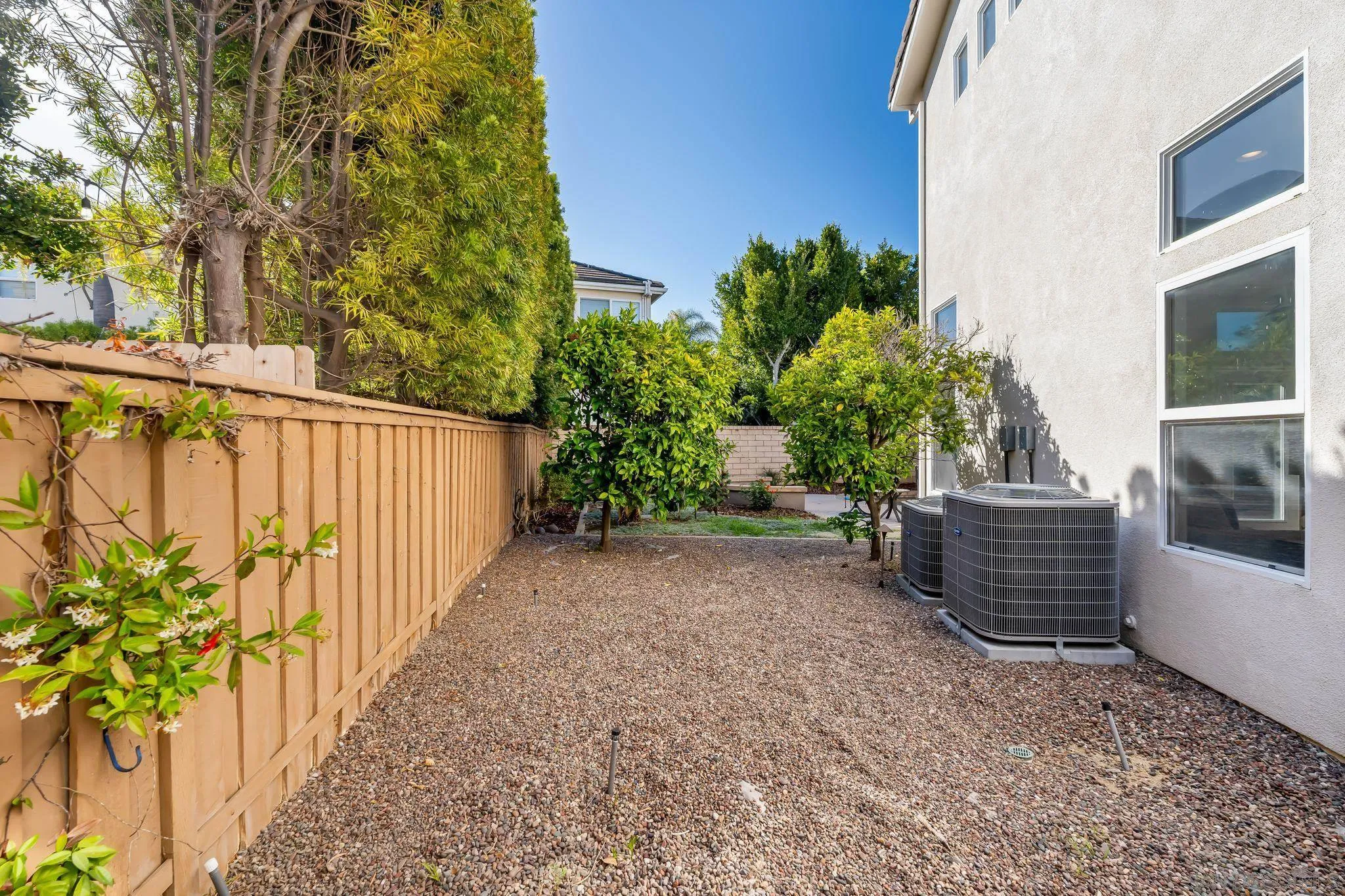 https://cdn.realtyfeed.com/cdn/127/250035069/9edbee4e1e1783ecad15f33ce93414d6.webp