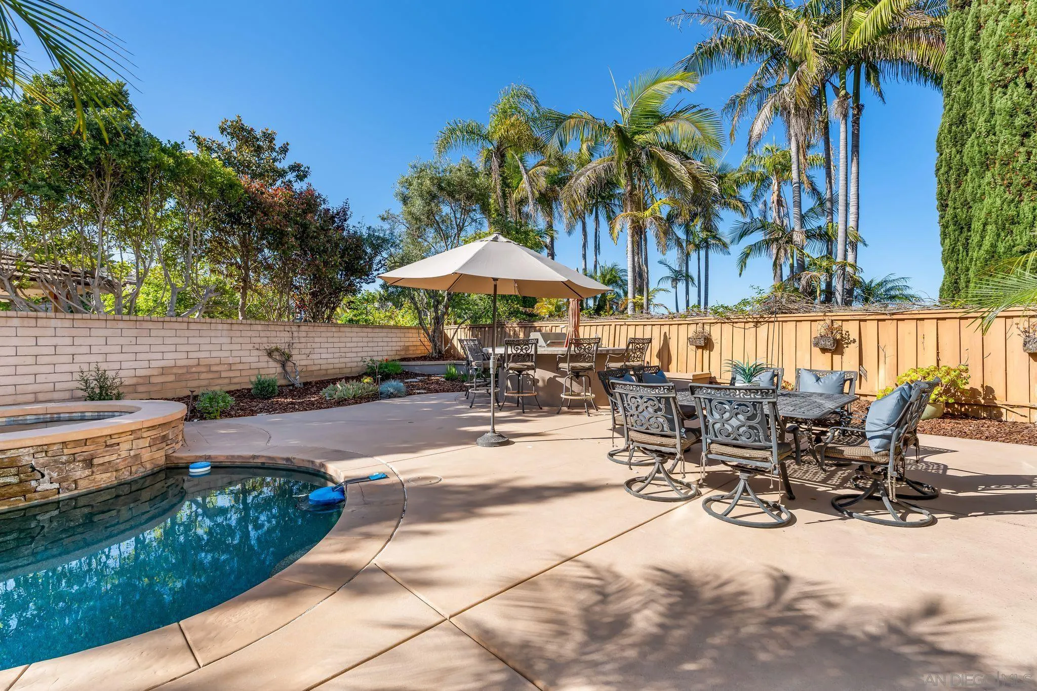 https://cdn.realtyfeed.com/cdn/127/250035069/b64bb27c8b2b2738c2906d919bd5b926.webp