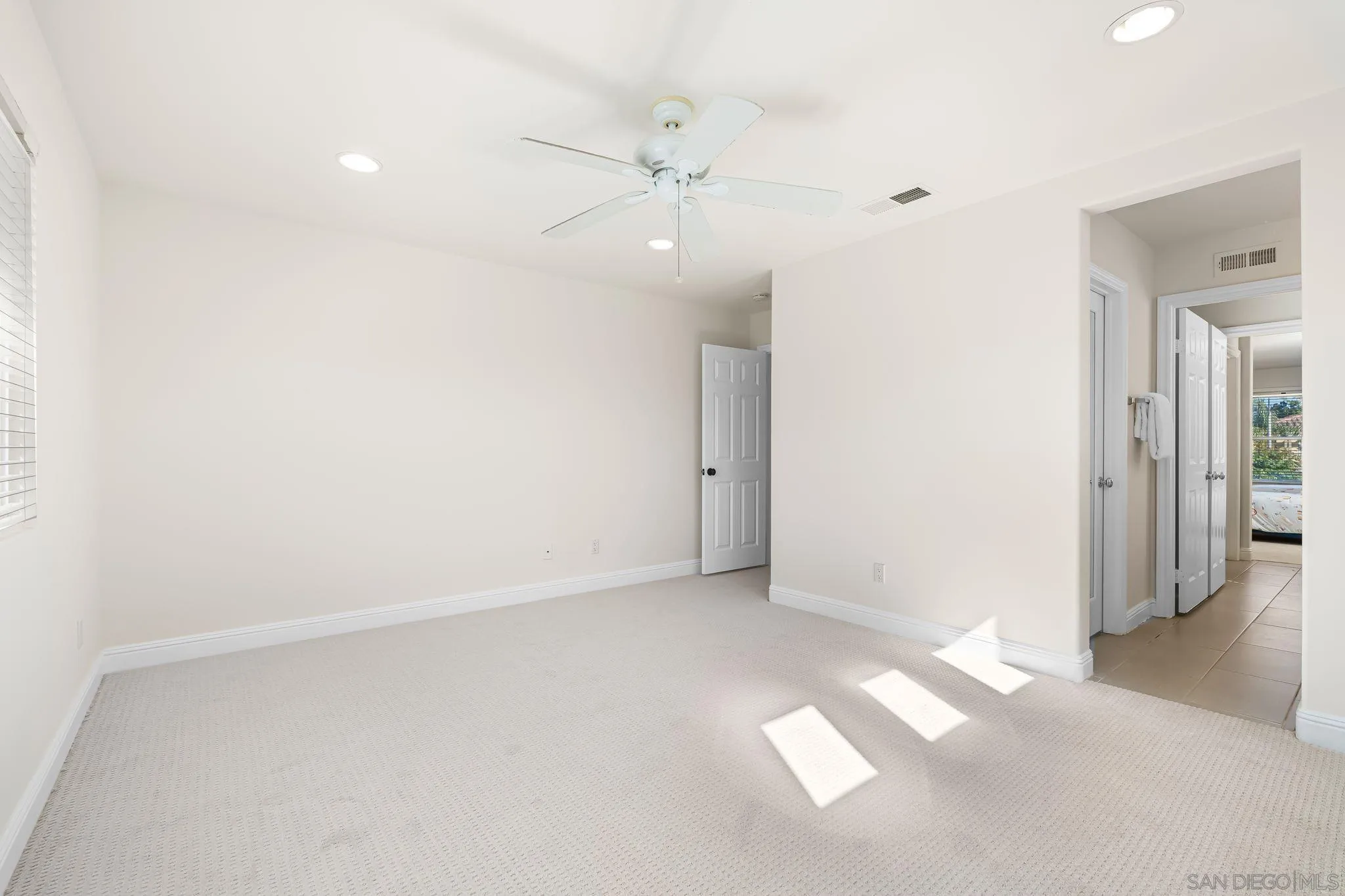 https://cdn.realtyfeed.com/cdn/127/250035069/e2f65462c587623468c3fff393c94f7a.webp