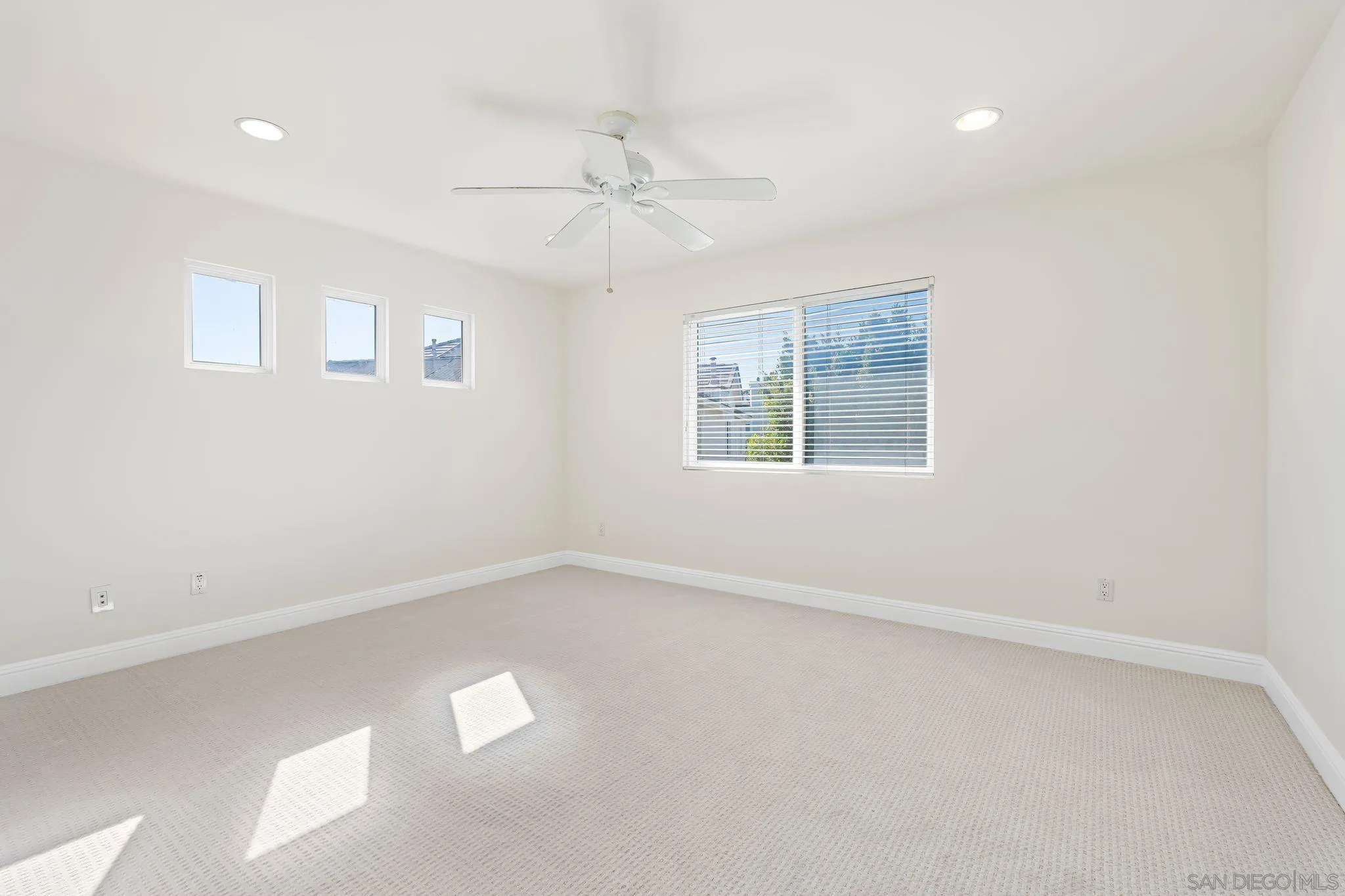 https://cdn.realtyfeed.com/cdn/127/250035069/f95a3eeca5fd24ab4d25ae44f1235ed2.webp