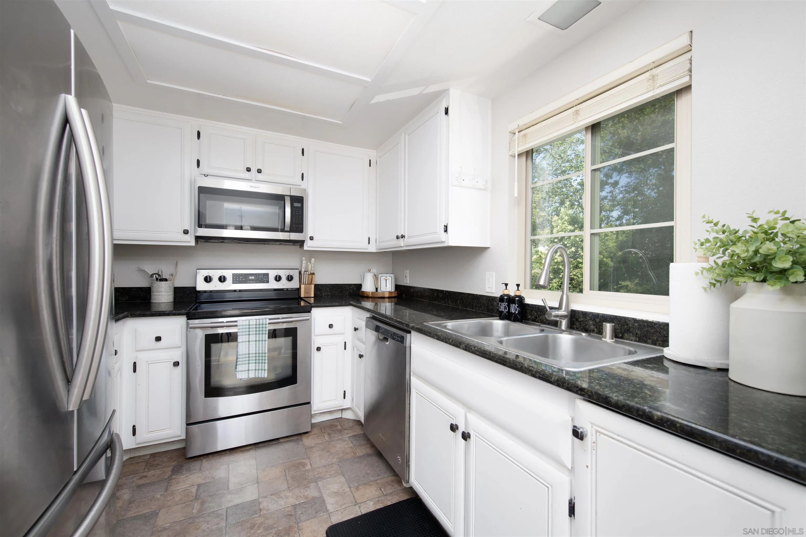 Photo #9: 250035074 Listing: Photo #9