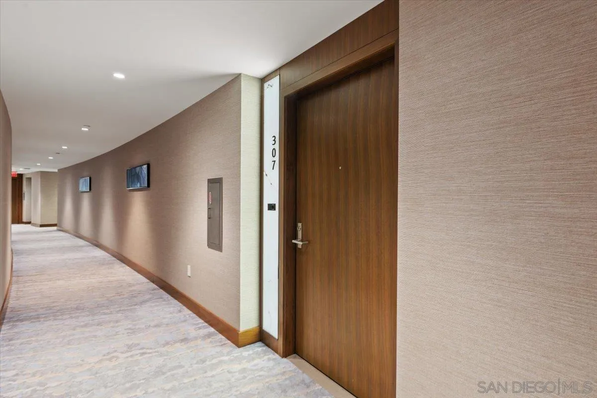 https://cdn.realtyfeed.com/cdn/127/250035080/1a8c80ec9243821b8036fa379a46fe68.webp