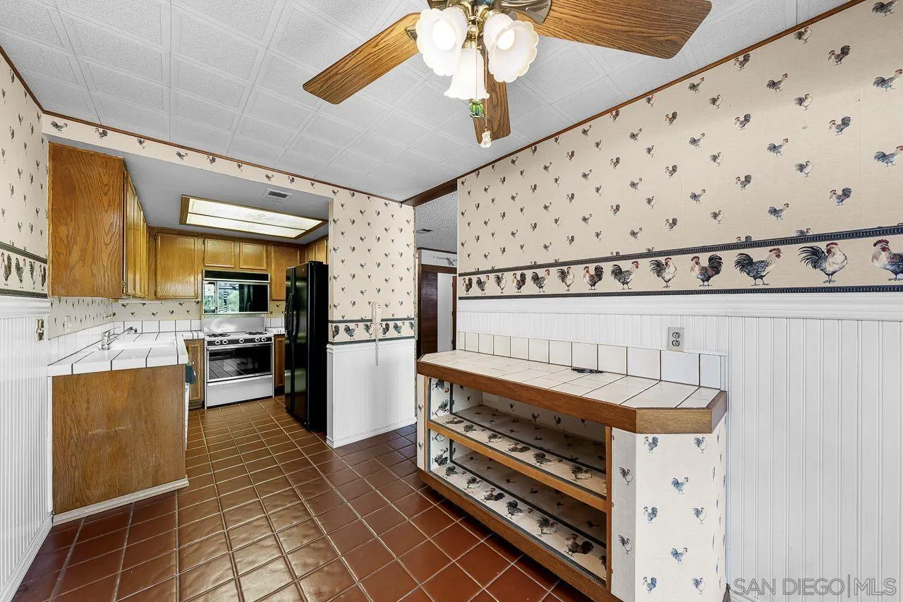 Photo #8: 250035081 Listing: Photo #8