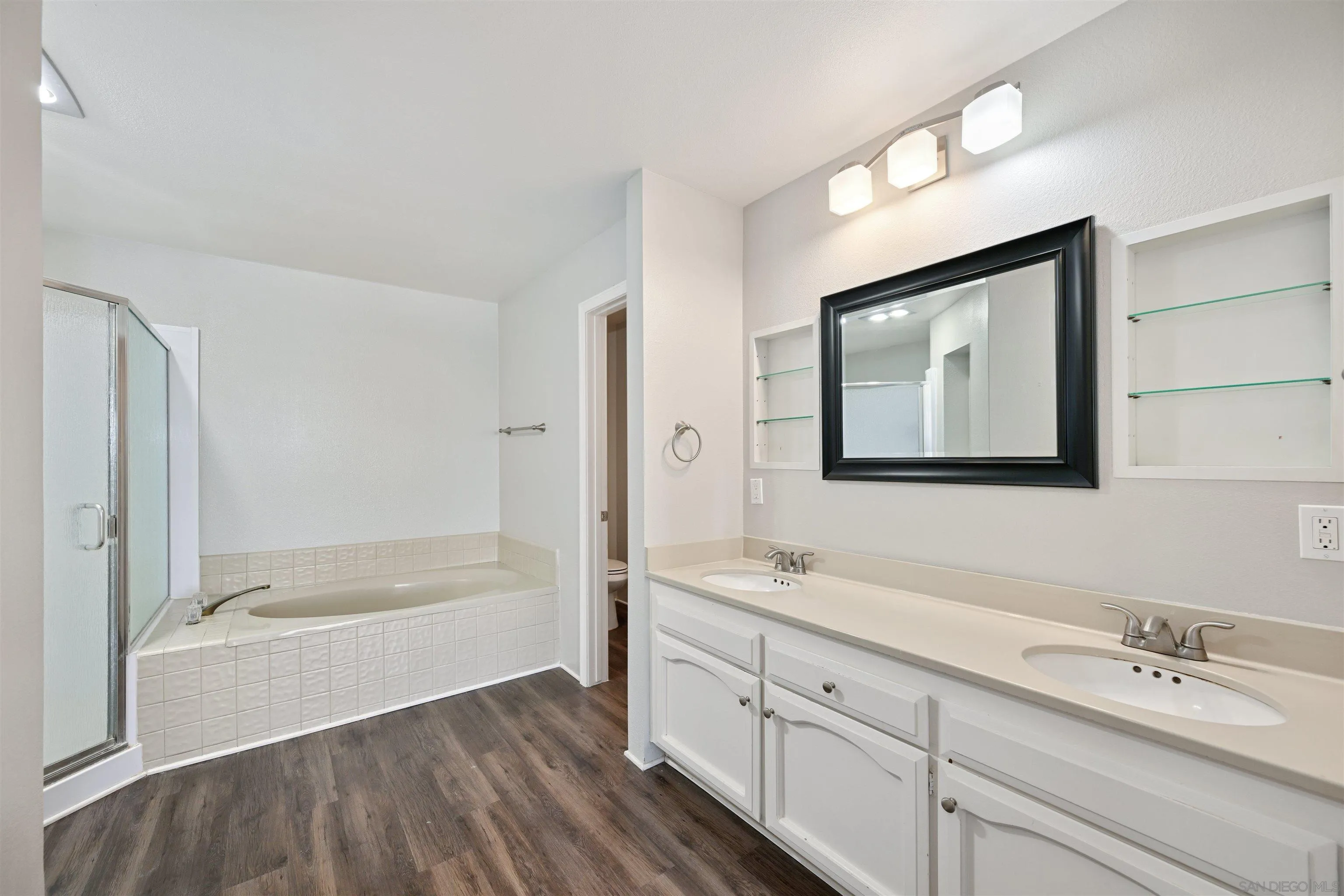 Photo #13: 250035085 Listing: Photo #13