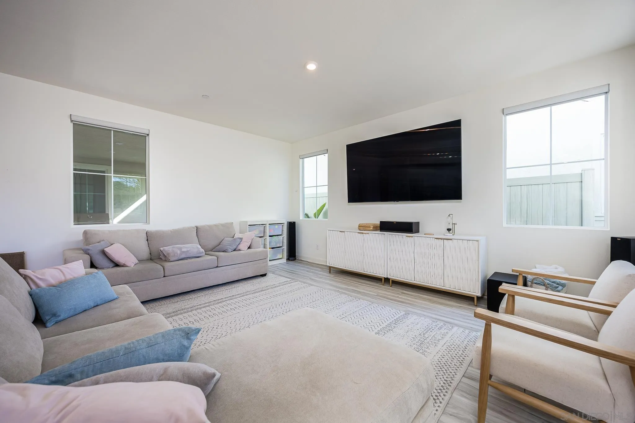 https://cdn.realtyfeed.com/cdn/127/250035092/c1d6ff7847ec54b60ecb513d8c0faaf3.webp