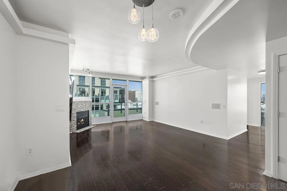 Photo #3: 250035093 Listing 