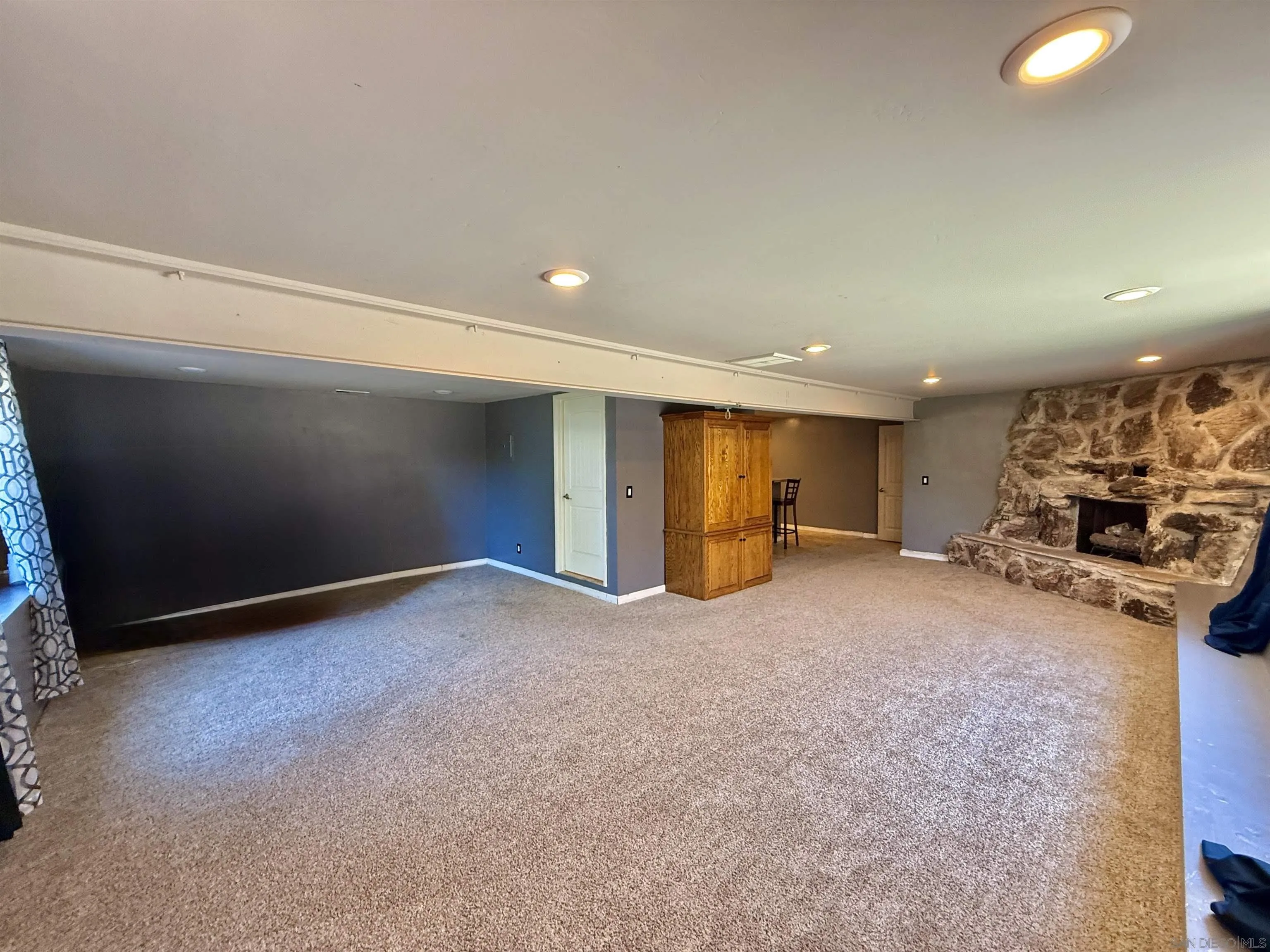 https://cdn.realtyfeed.com/cdn/127/250035094/bfcc8e2e1d7d2d532bee31ba3f3c0477.webp