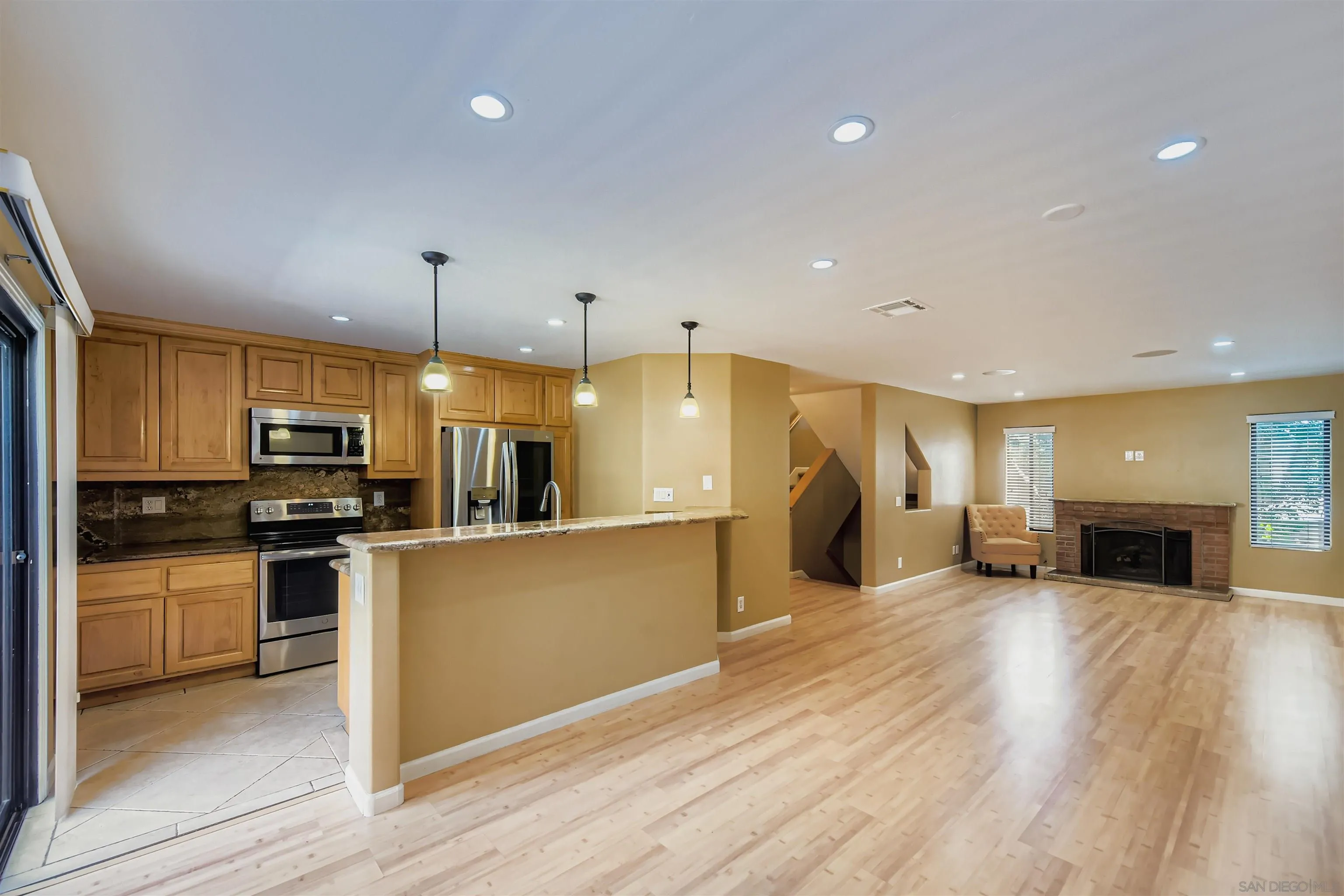 Photo #7: 250035098 Listing: Photo #7