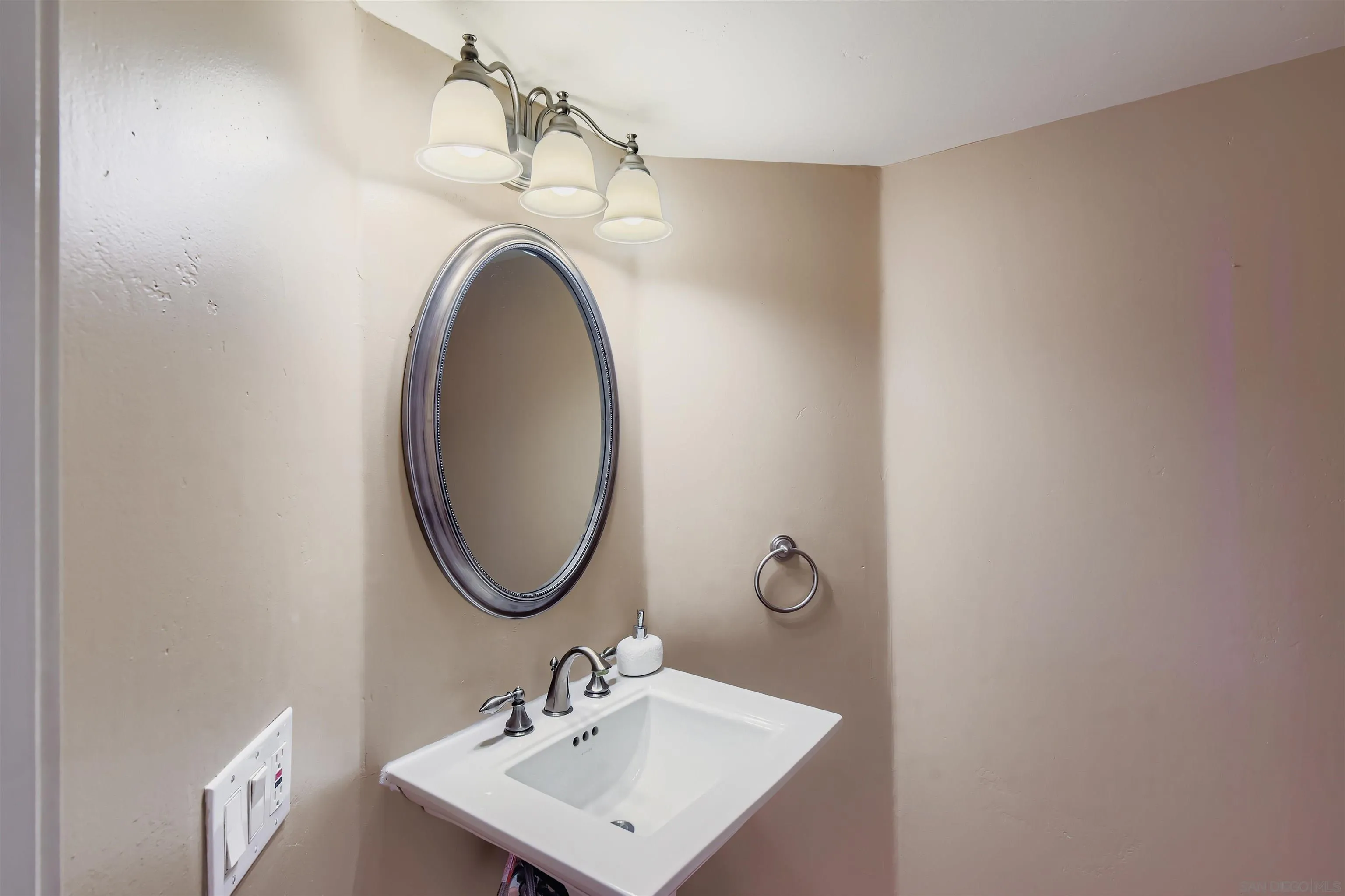 Photo #16: 250035098 Listing: Photo #16