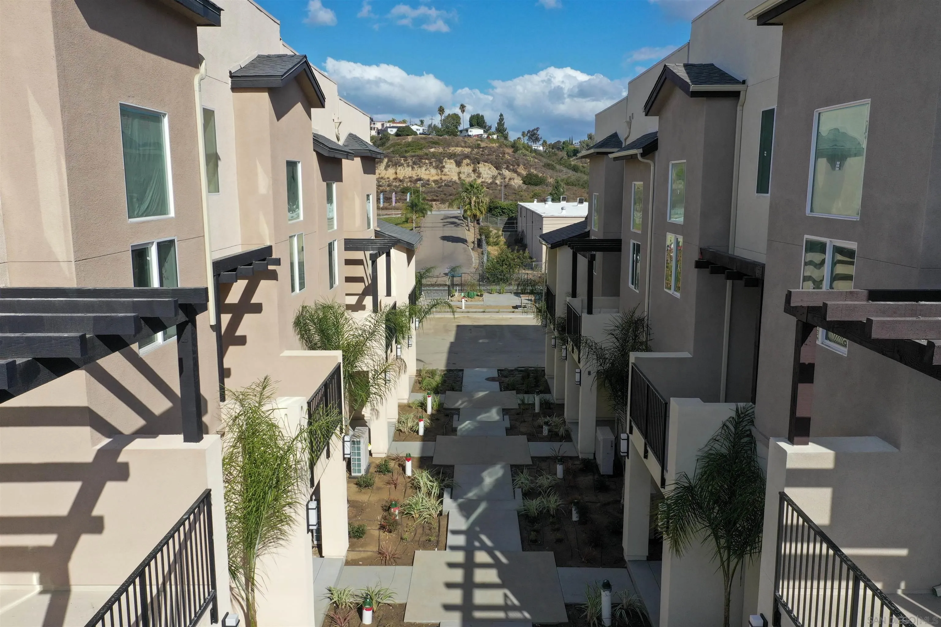 Photo #3: 250035102 Listing 