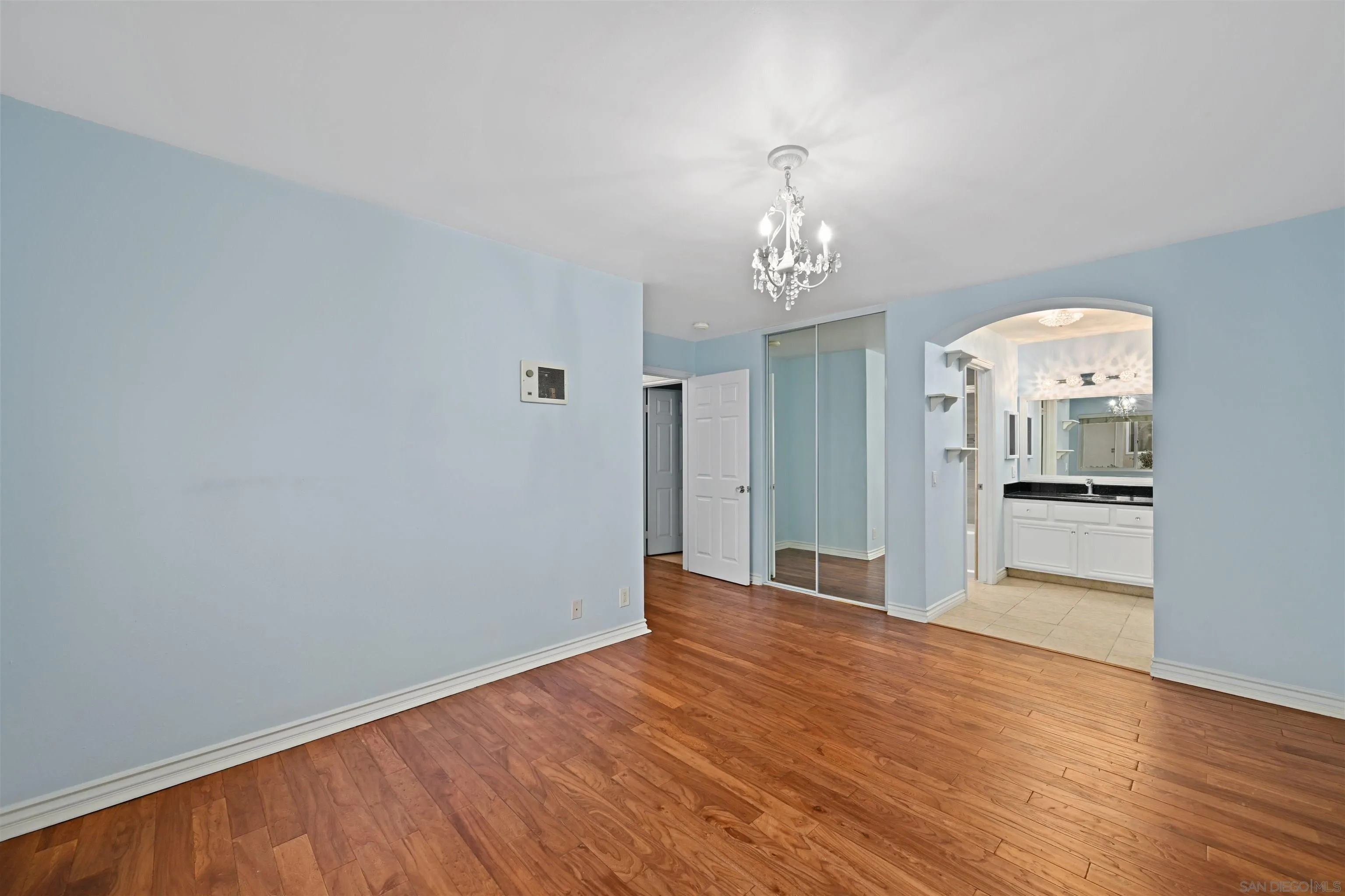 Photo #12: 250035103 Listing: Photo #12
