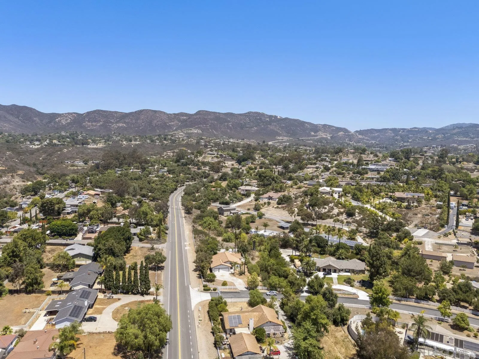 https://cdn.realtyfeed.com/cdn/127/250035107/05d92561d4f8ee1c006e34f9bd27da59.webp