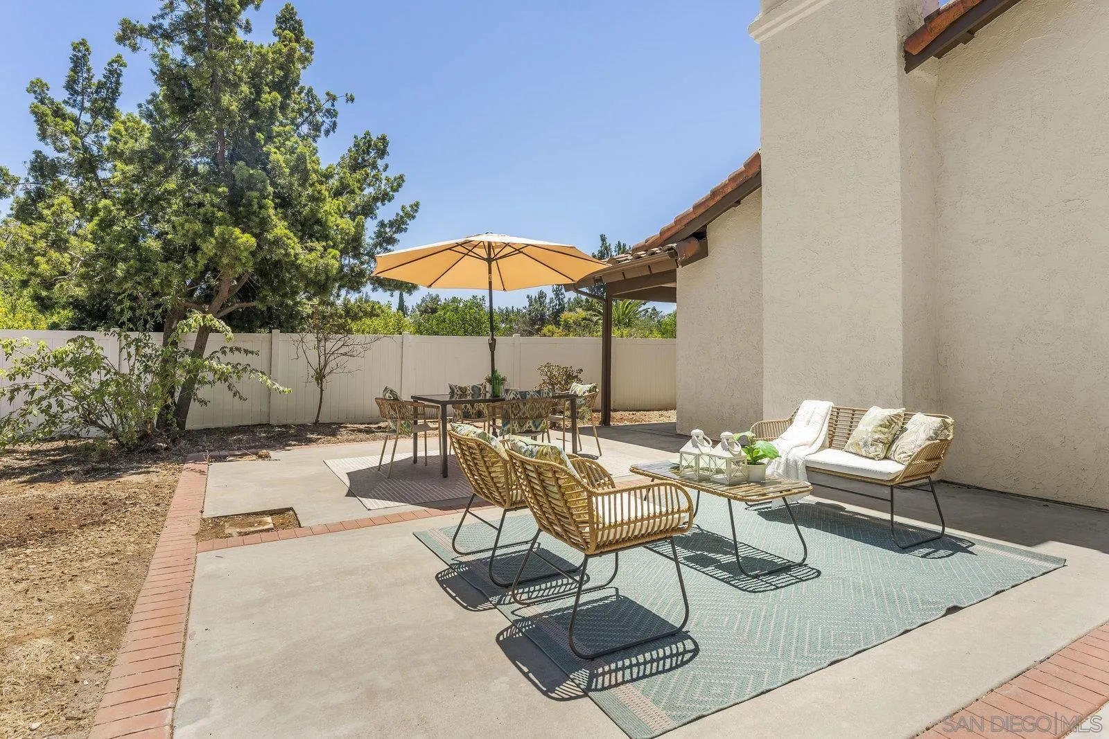 https://cdn.realtyfeed.com/cdn/127/250035107/1f262f13d99f8933589ce63f5978154d.webp