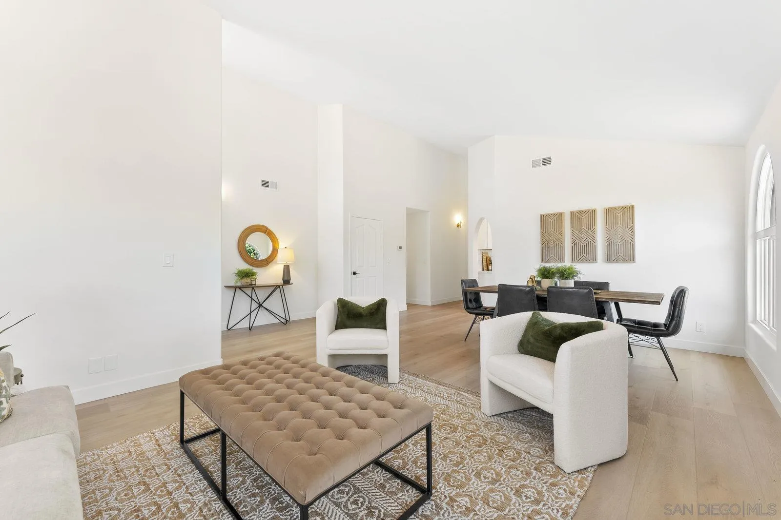 https://cdn.realtyfeed.com/cdn/127/250035107/48187d37c5a07a1f171506366ab2a9a3.webp