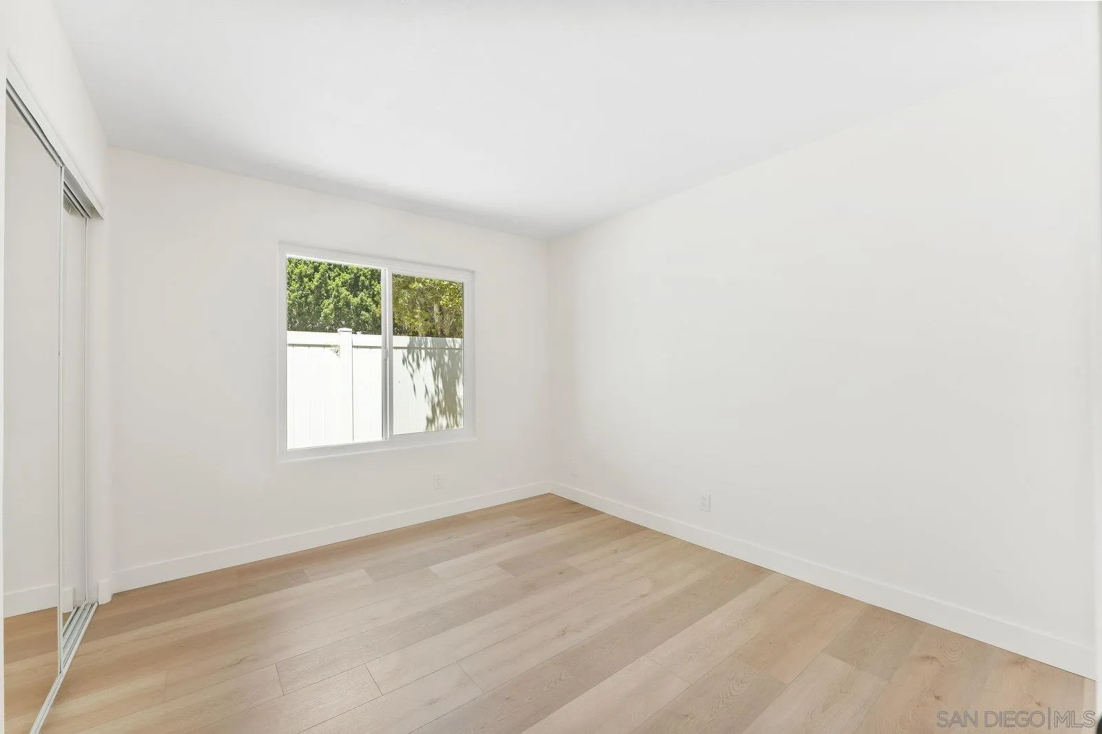 https://cdn.realtyfeed.com/cdn/127/250035107/5b904ab98c30e9b24f13121b166901a4.webp