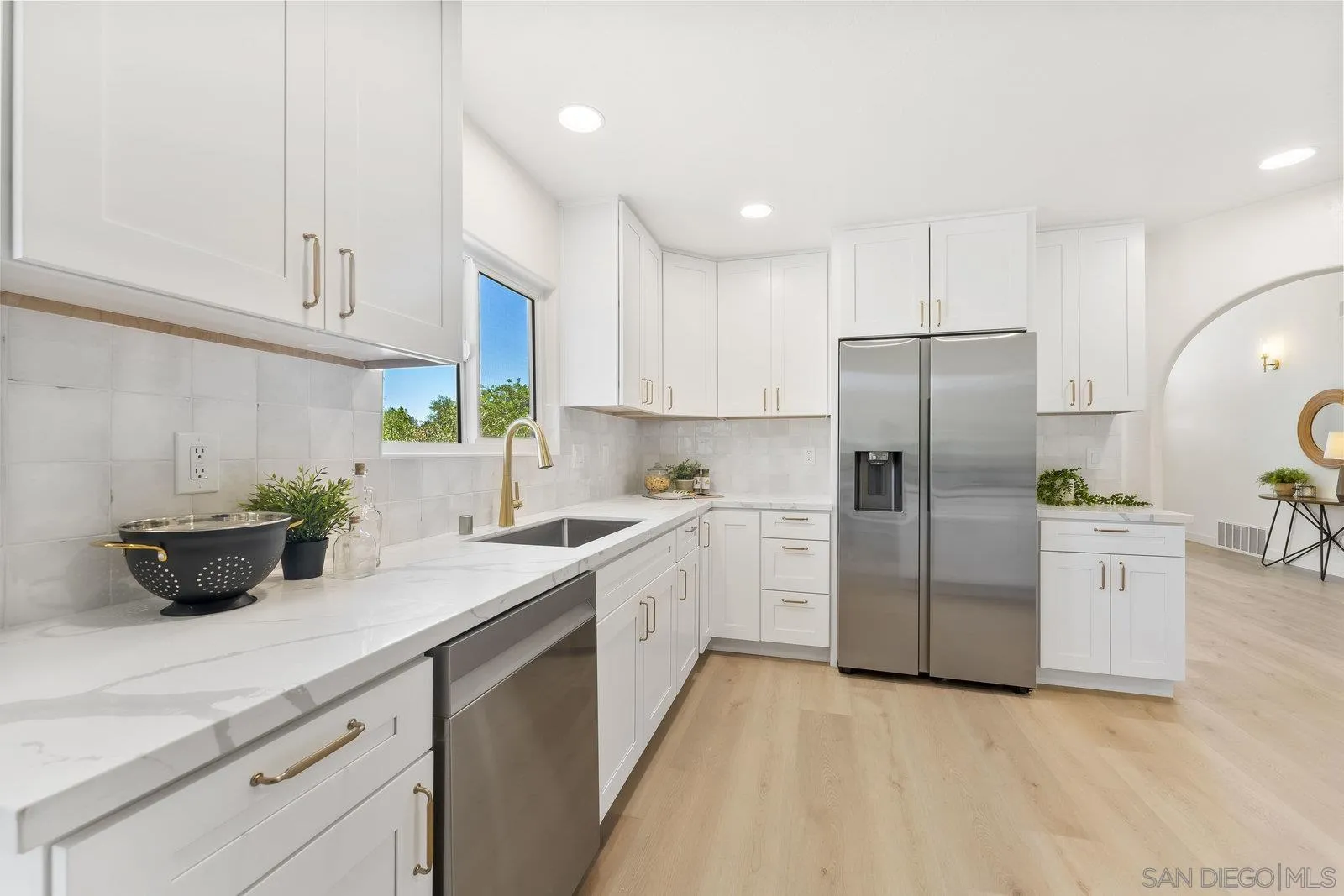 https://cdn.realtyfeed.com/cdn/127/250035107/621b46714dacf6e6fc42de524a1e24a2.webp
