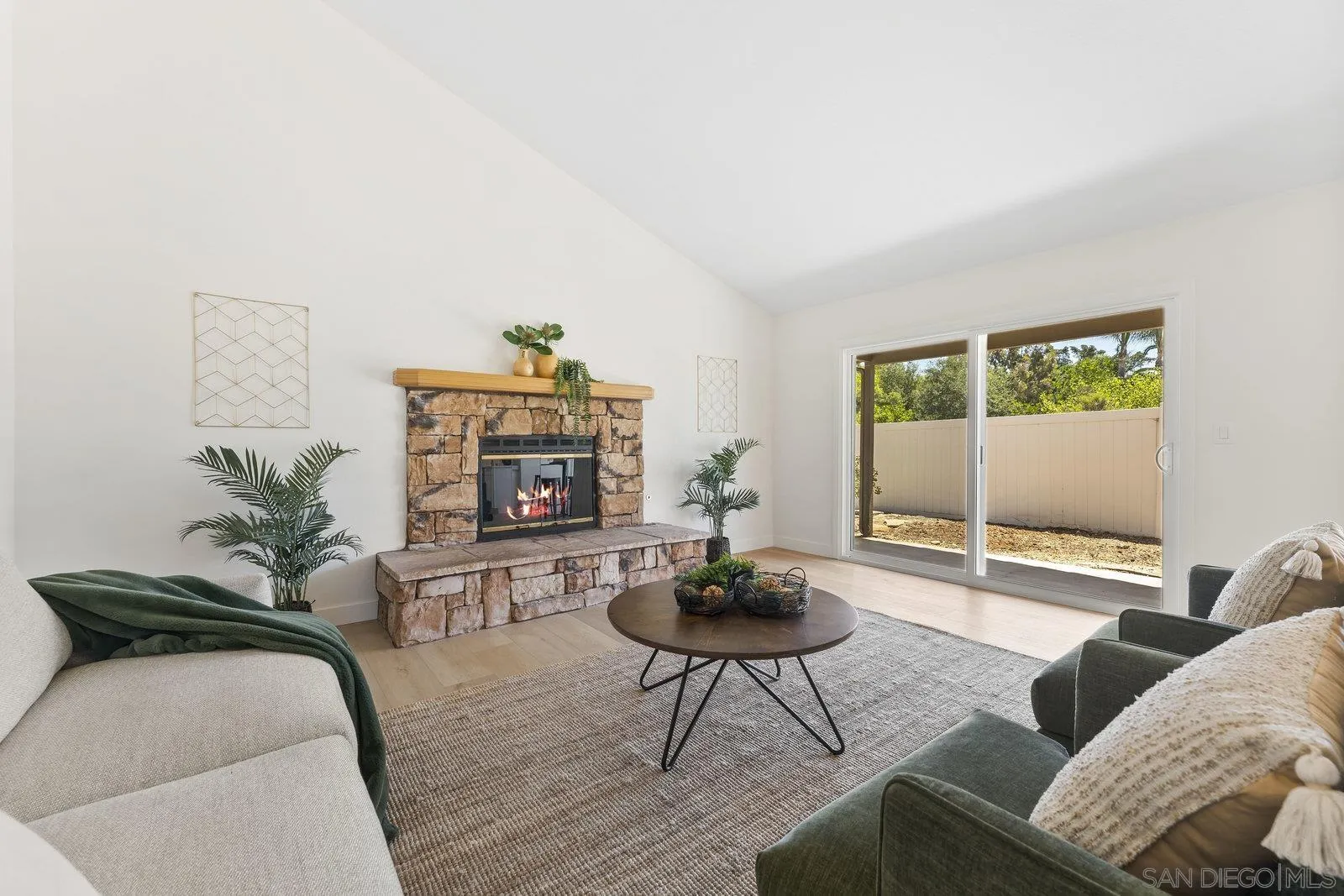 https://cdn.realtyfeed.com/cdn/127/250035107/65aec86ddc9d29ec9aa8d003723e1210.webp