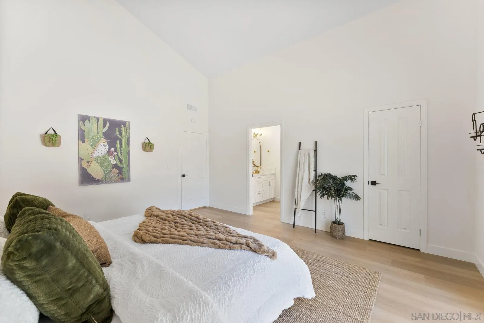 https://cdn.realtyfeed.com/cdn/127/250035107/695dcd35c60e97fe73cf2a772c96257d.webp