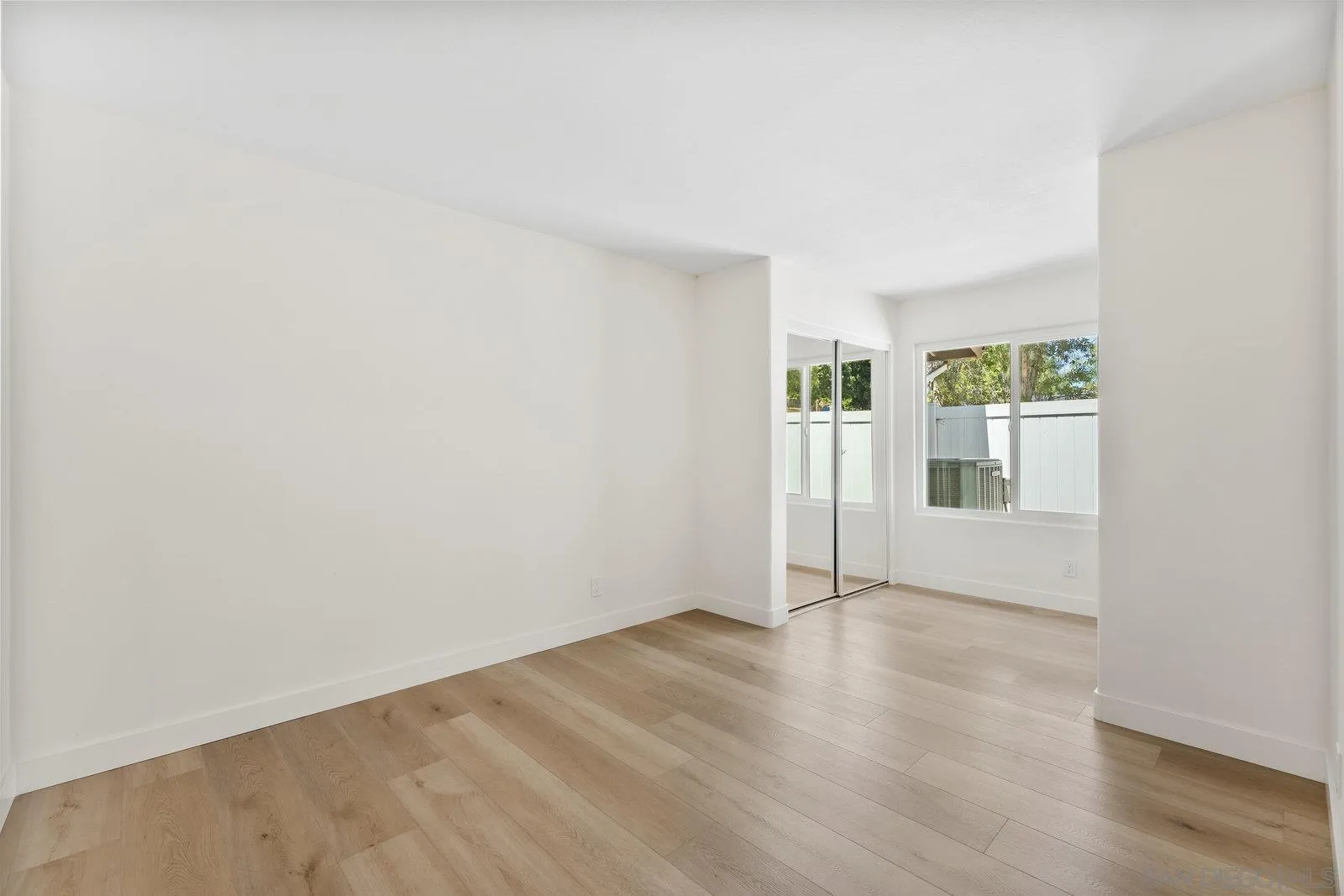https://cdn.realtyfeed.com/cdn/127/250035107/ff55d230c5f1370625ecb520fd5fc259.webp