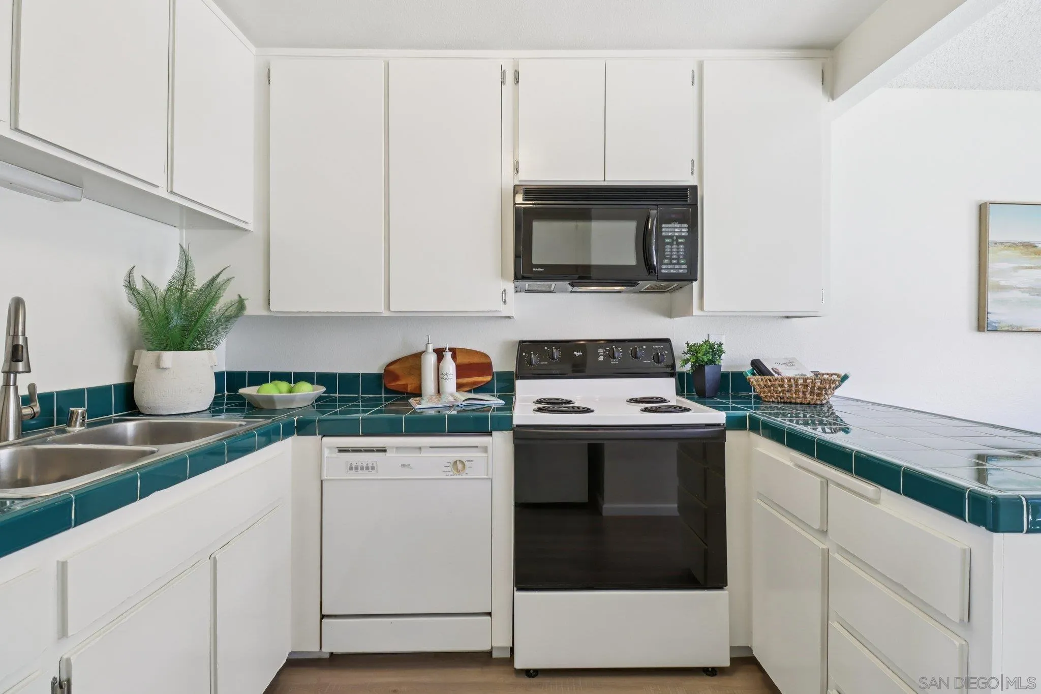 https://cdn.realtyfeed.com/cdn/127/250035112/4c7e6329444f3c5448865098e0834601.webp
