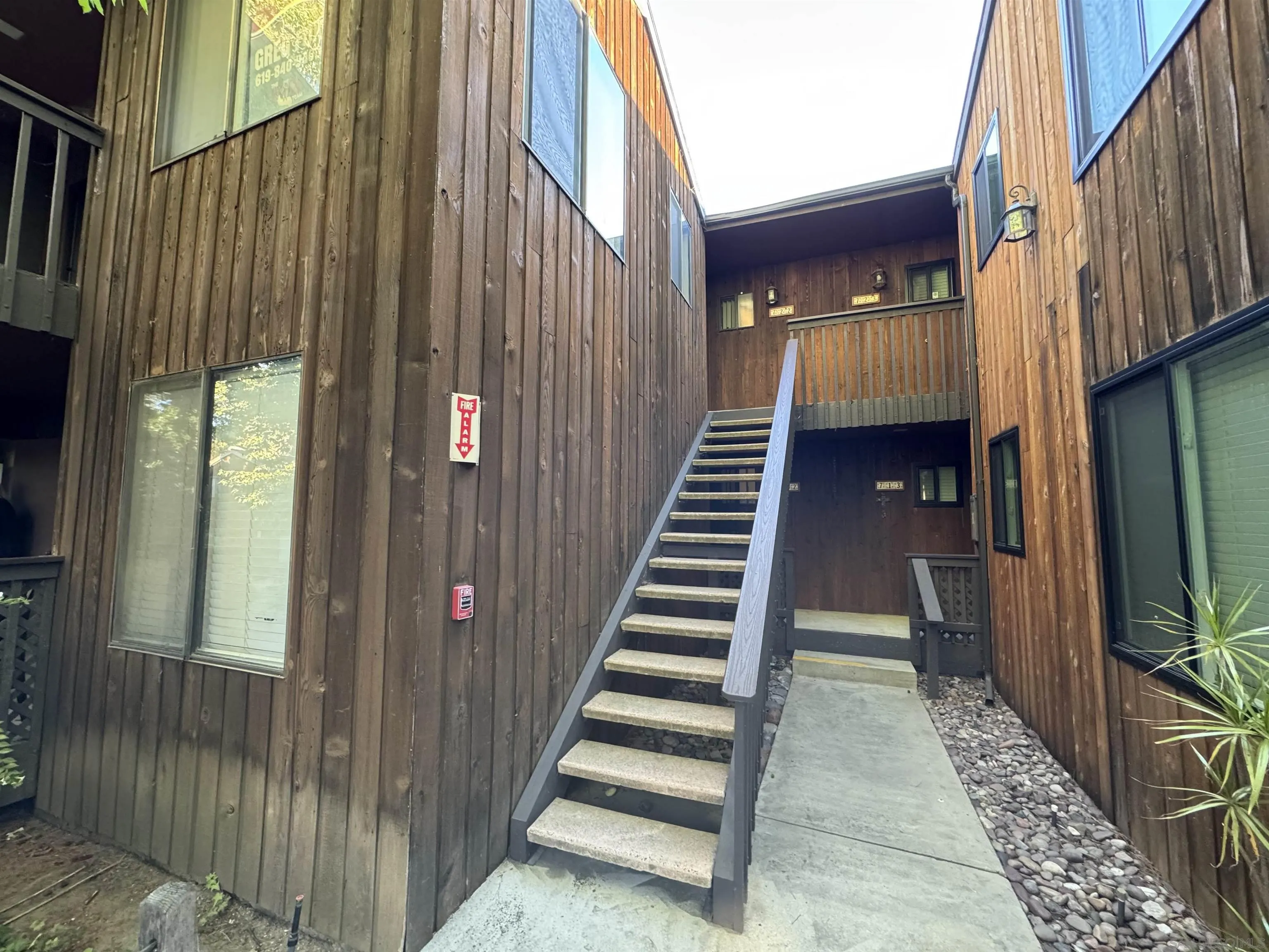 Photo #2: 250035113 Listing 