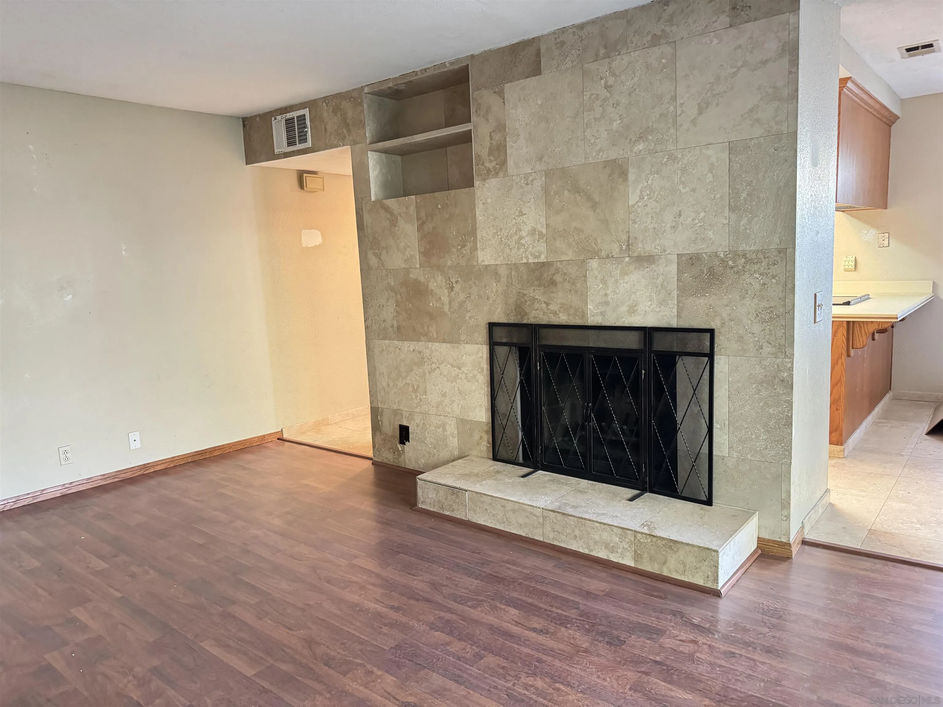 Photo #11: 250035113 Listing: Photo #11