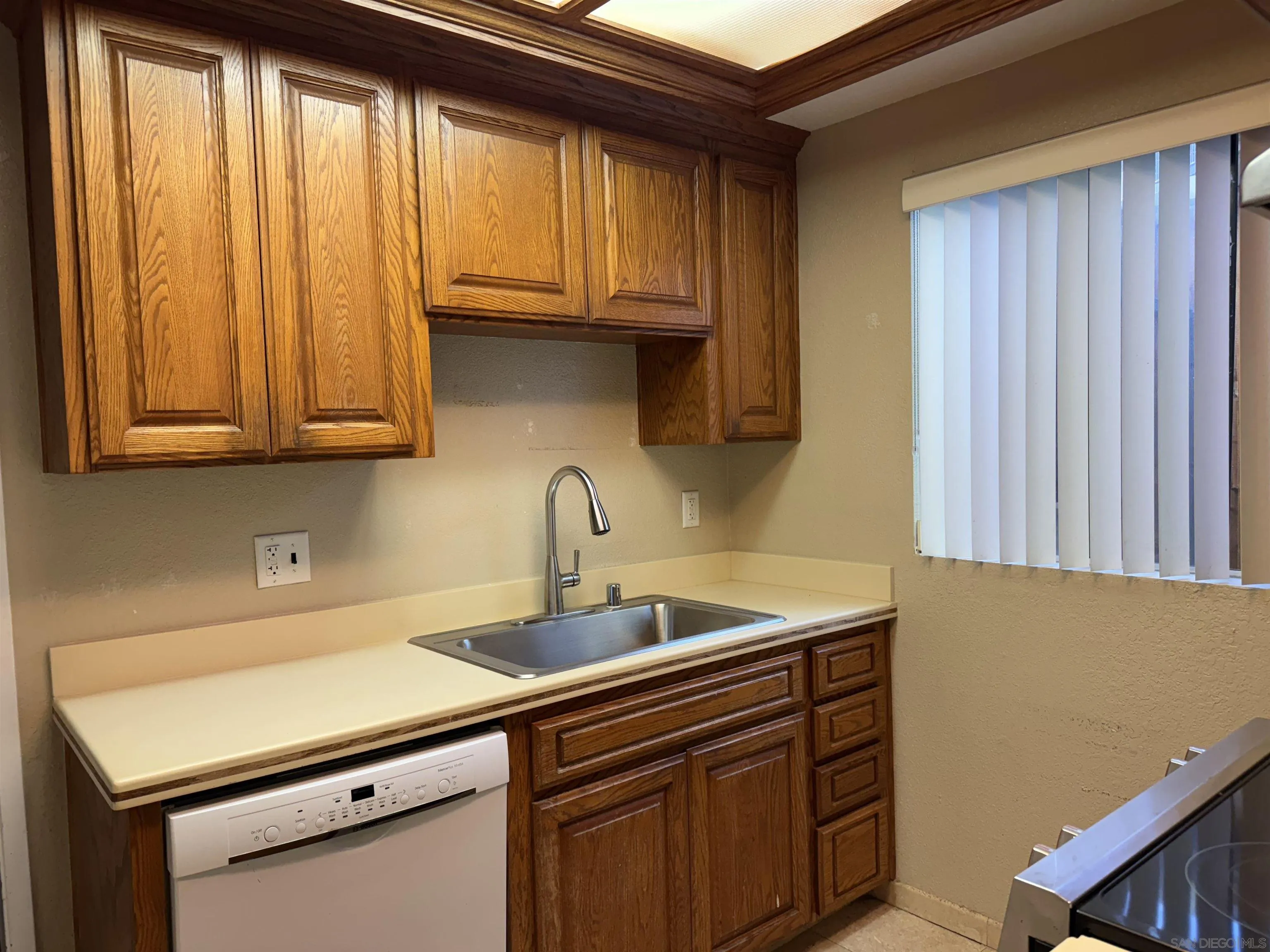 Photo #7: 250035113 Listing: Photo #7