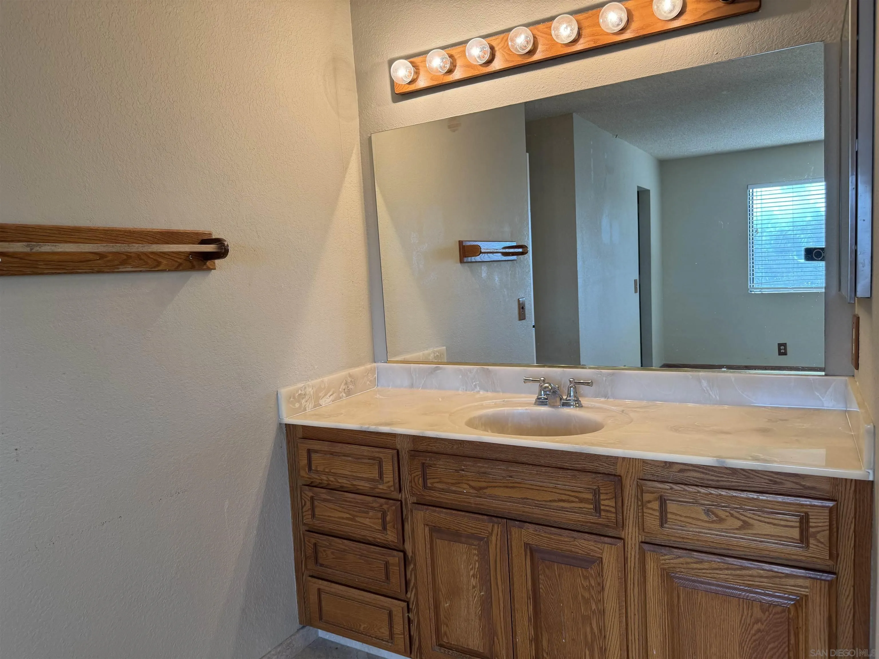 Photo #13: 250035113 Listing: Photo #13