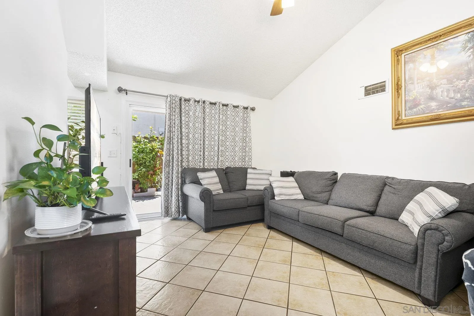 Photo #5: 250035118 Listing 