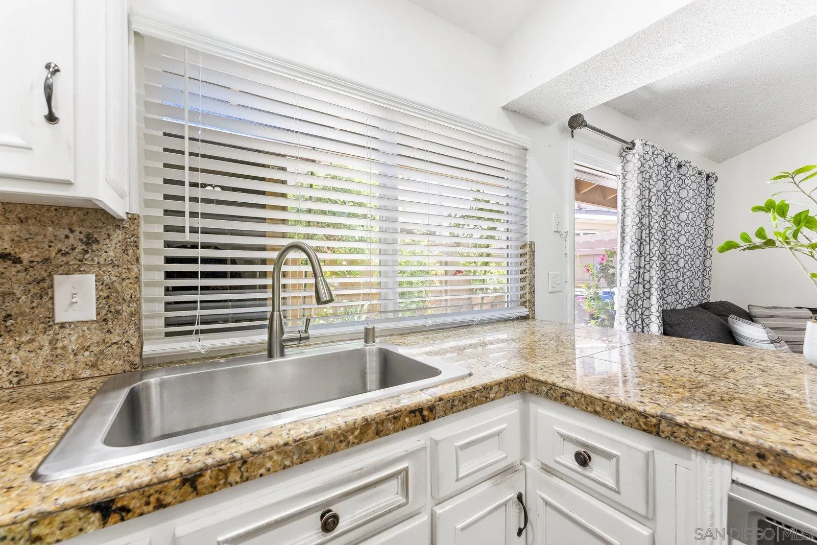 Photo #12: 250035118 Listing: Photo #12