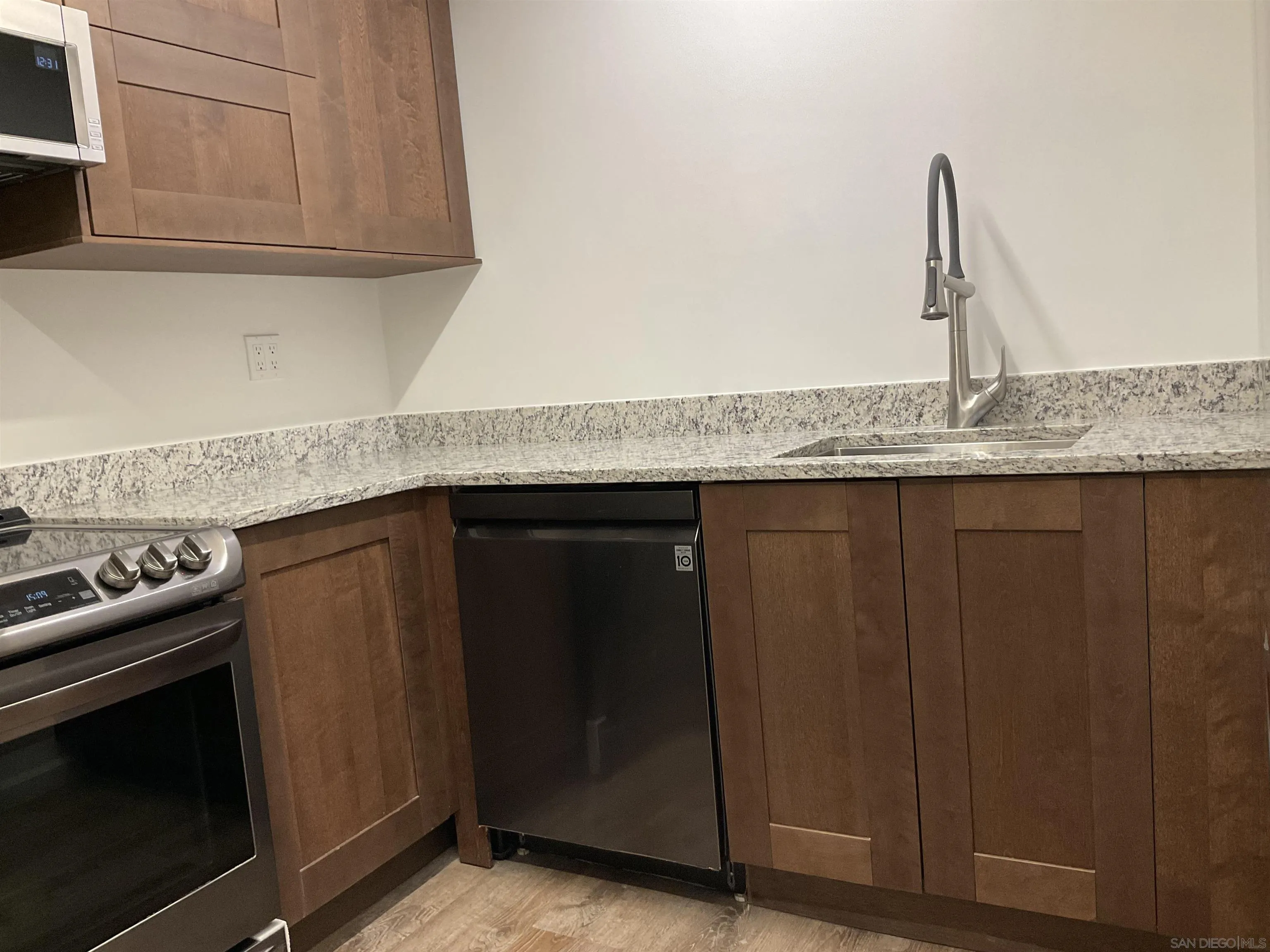 Photo #4: 250035119 Listing 