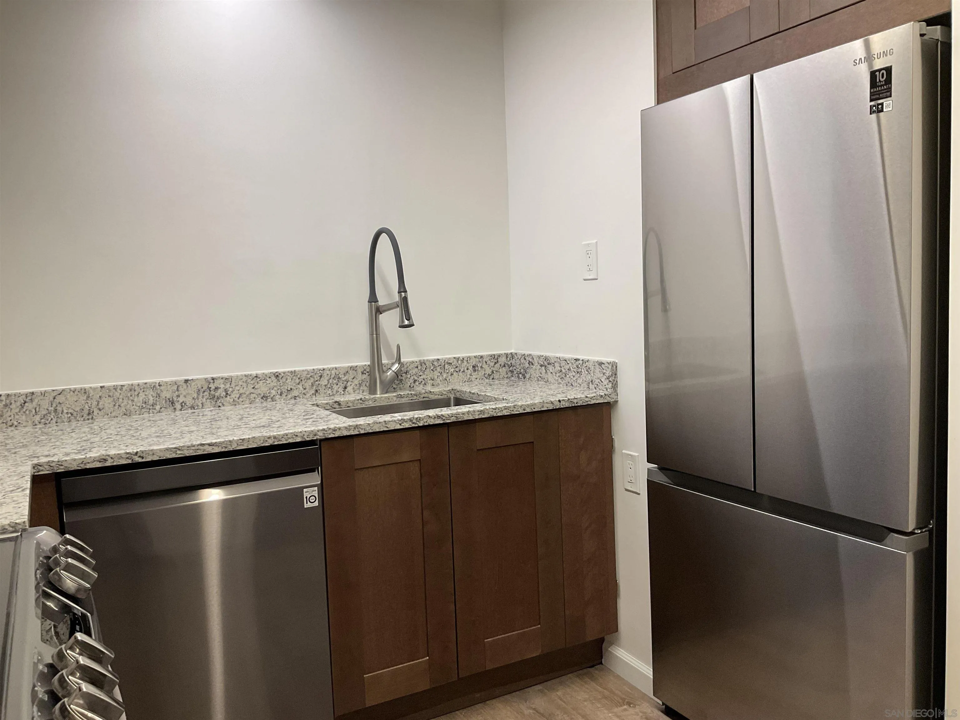 Photo #5: 250035119 Listing 