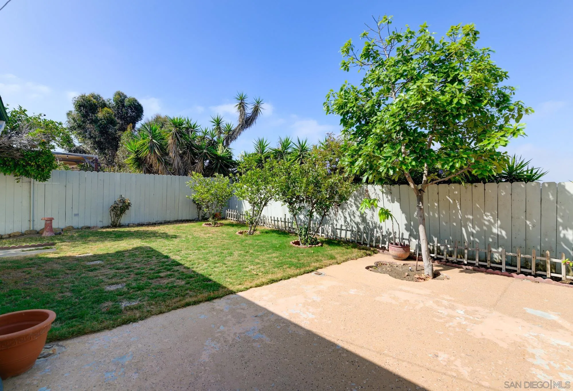 https://cdn.realtyfeed.com/cdn/127/250035123/097a58d7b2f6f0cc0033c74eb0352893.webp