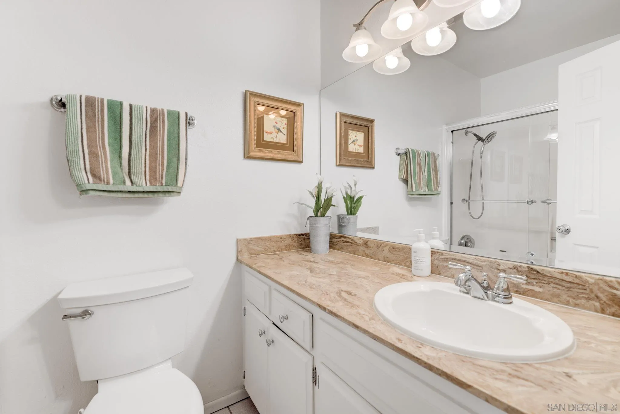 https://cdn.realtyfeed.com/cdn/127/250035123/a592de61e99d6b8175f725d3687914ee.webp