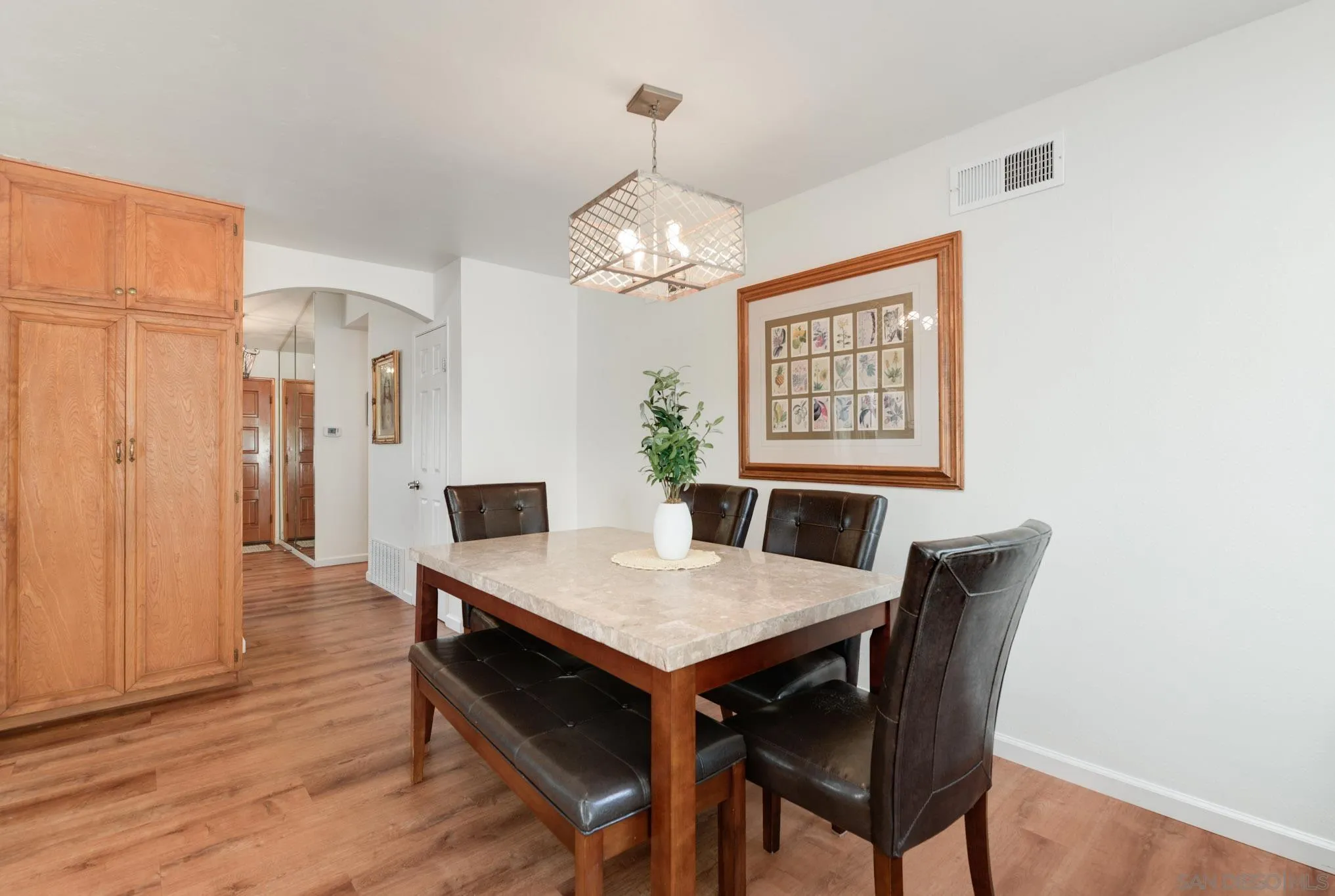https://cdn.realtyfeed.com/cdn/127/250035123/ac8861b43a076e73ed670e38c0213a76.webp