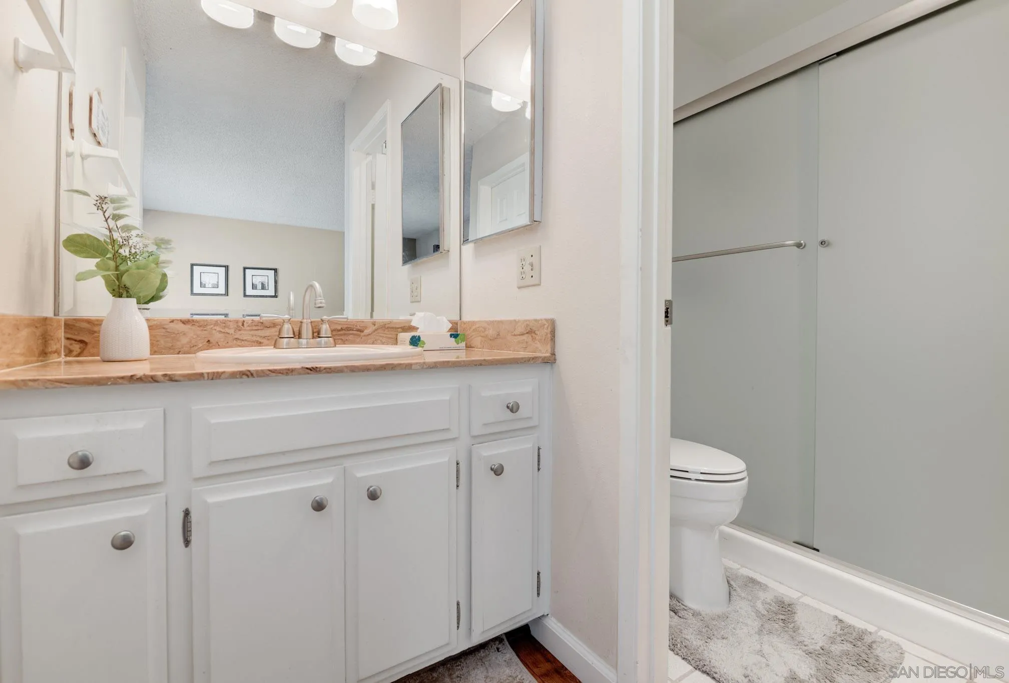 https://cdn.realtyfeed.com/cdn/127/250035123/f39eb1680bf07a0af31dbc349efc1f05.webp