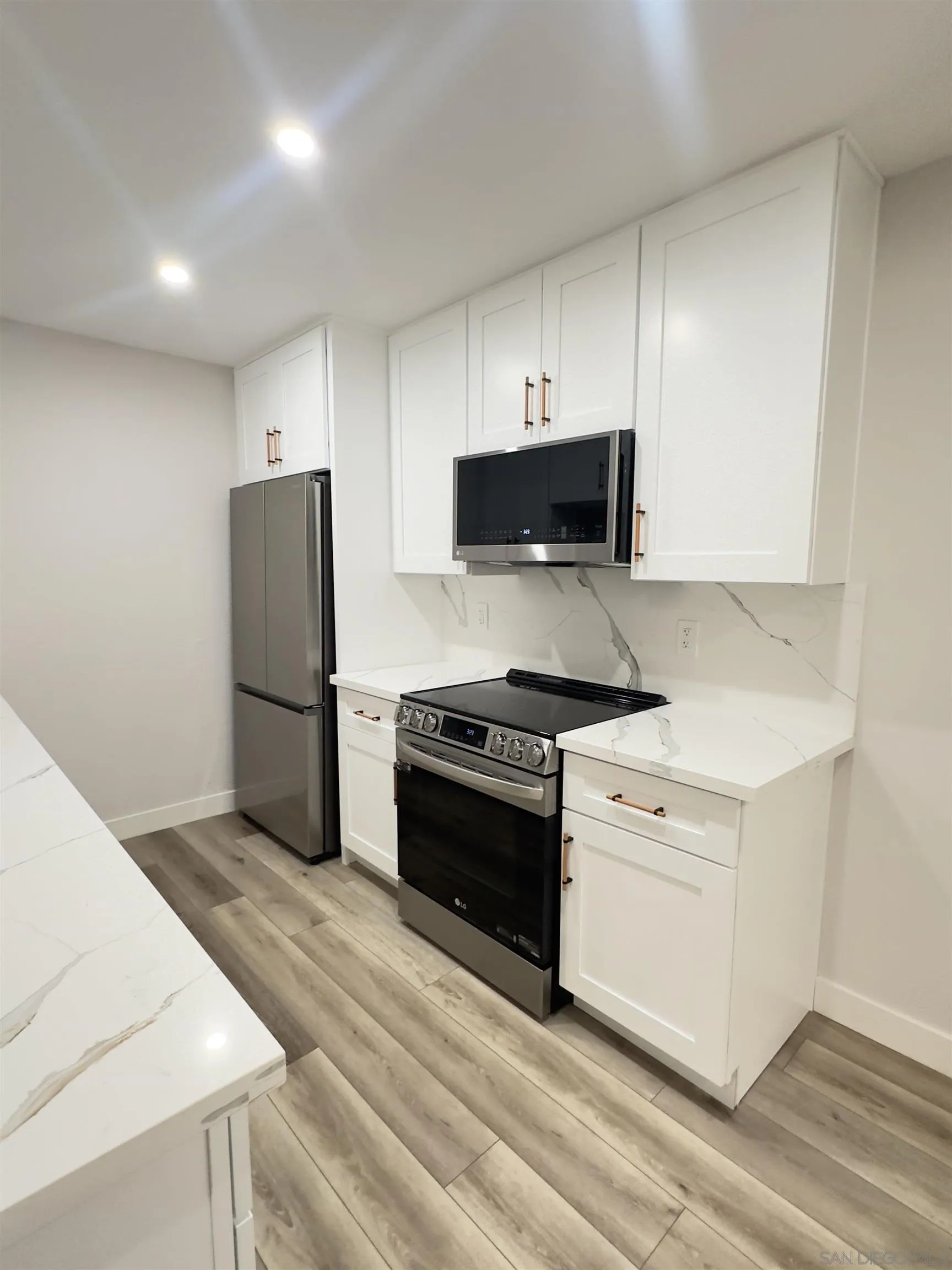 Photo #8: 250035125 Listing: Photo #8