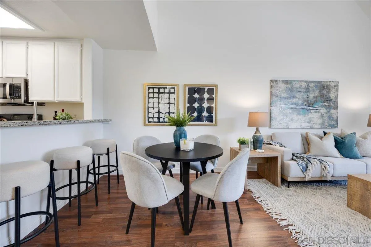 https://cdn.realtyfeed.com/cdn/127/250035135/39f959ecb9f29853b6b0cefd9a41fe3c.webp