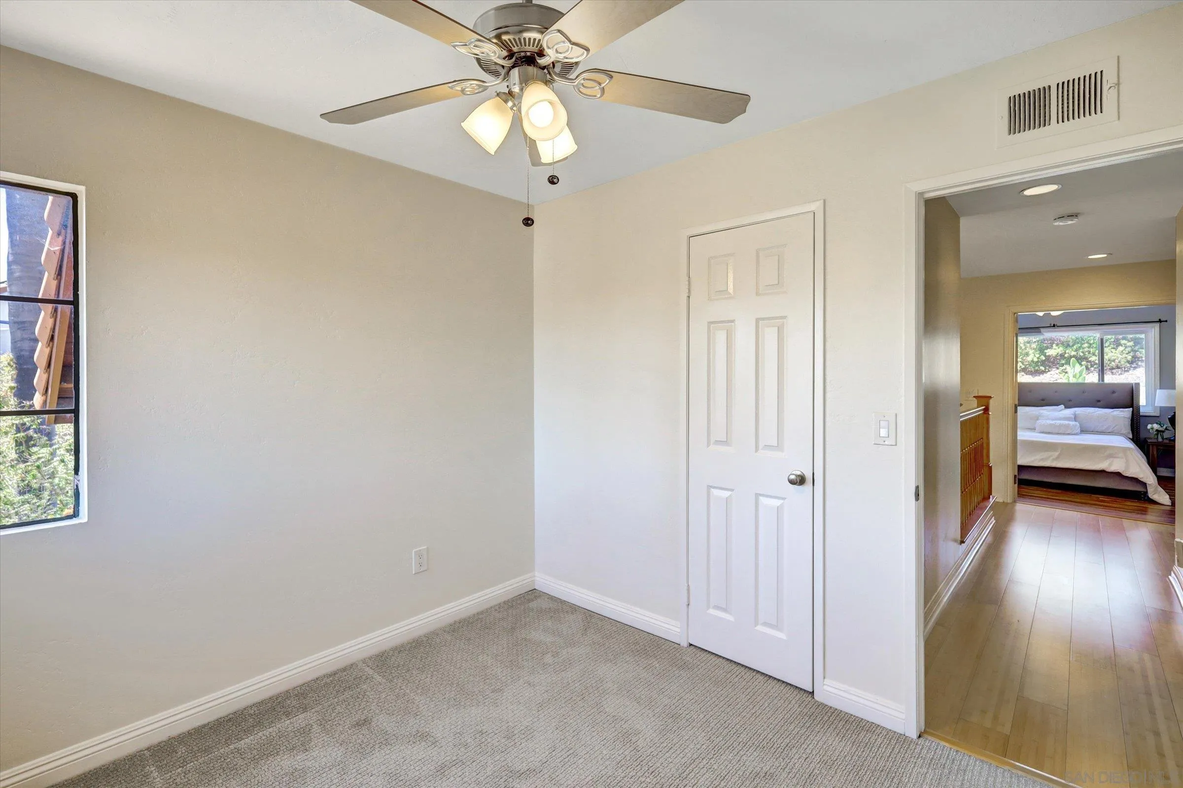 https://cdn.realtyfeed.com/cdn/127/250035139/098e915a8e3929923ded445d271d1521.webp