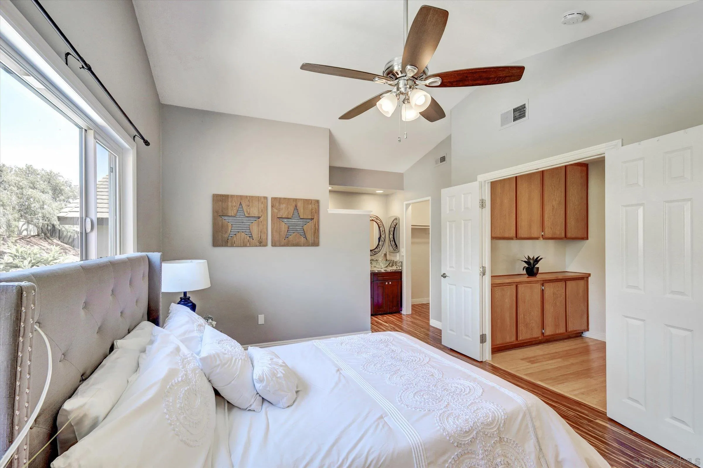 https://cdn.realtyfeed.com/cdn/127/250035139/2a9b91bb281f36d848c98f7c171066ff.webp