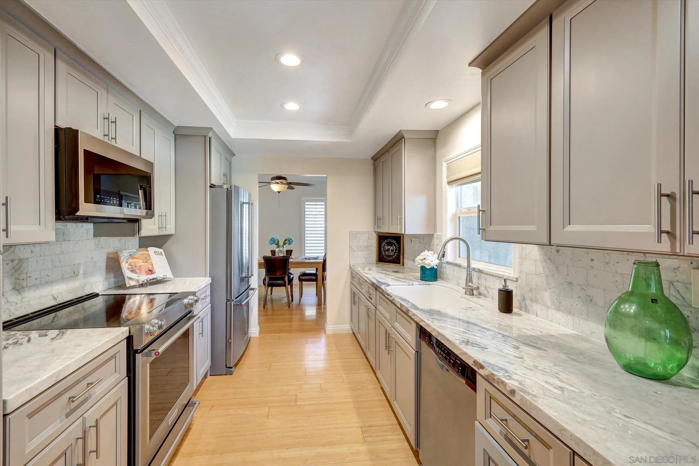 https://cdn.realtyfeed.com/cdn/127/250035139/770e2c49ab93679054351583e2abf3c9.webp